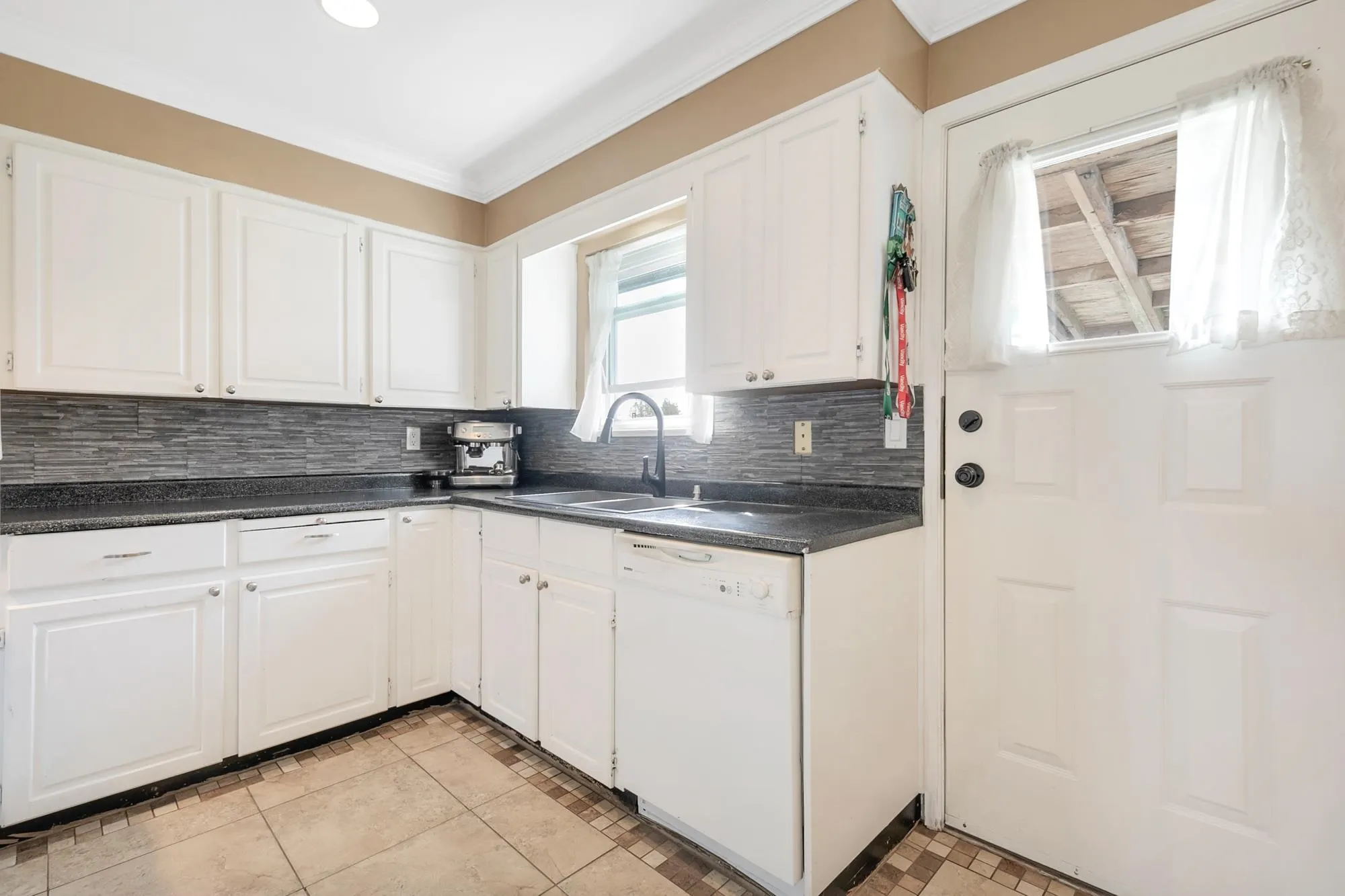 325 Seaview Drive