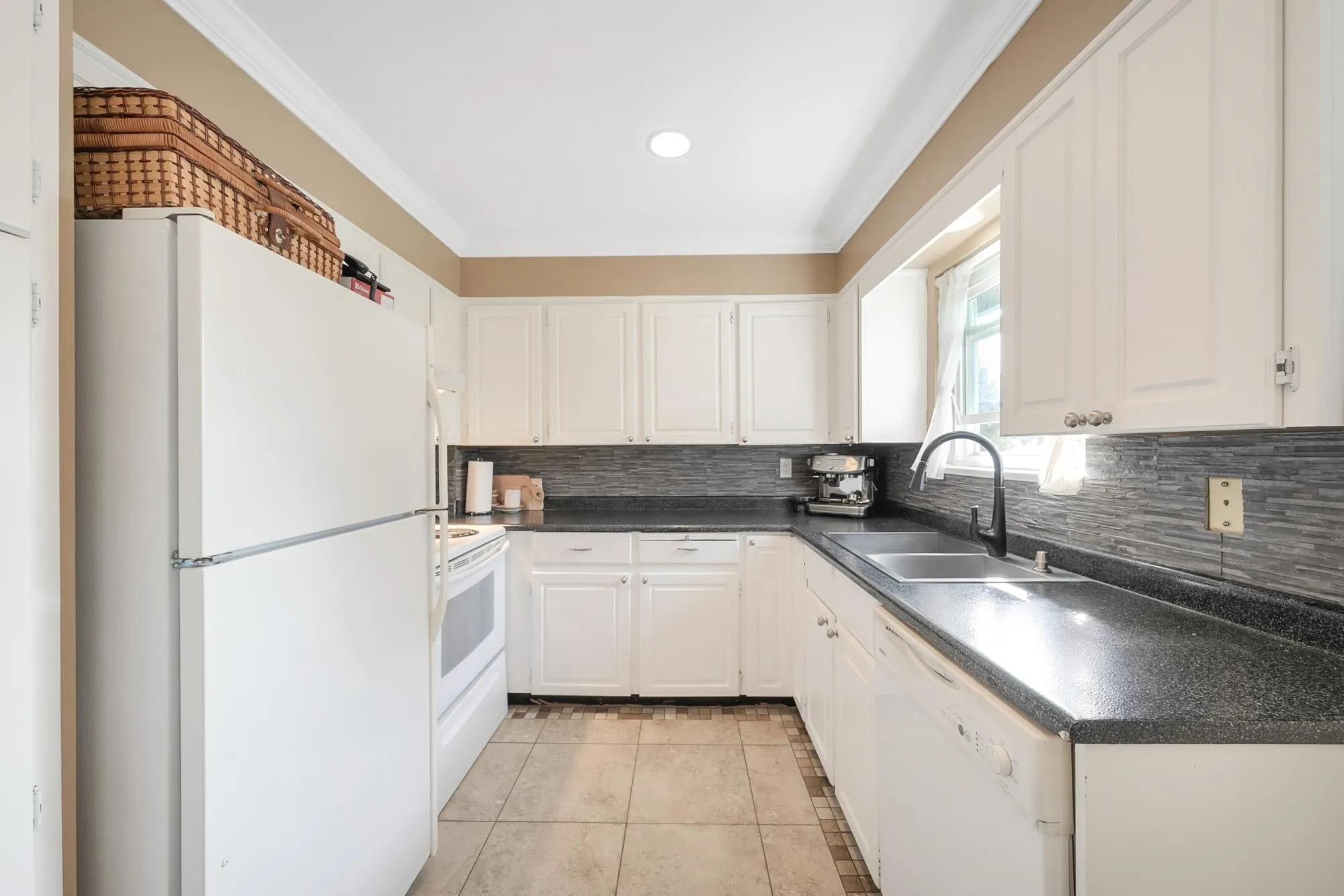 325 Seaview Drive