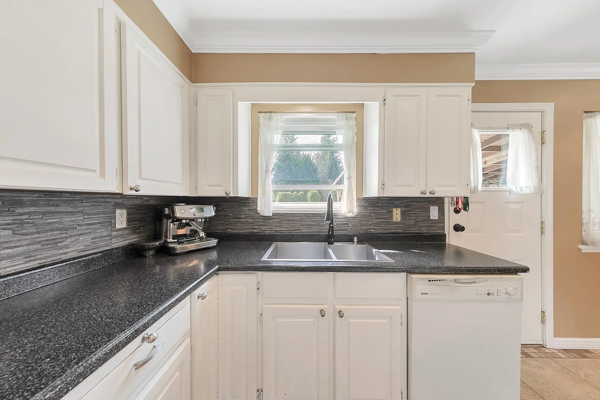 325 Seaview Drive