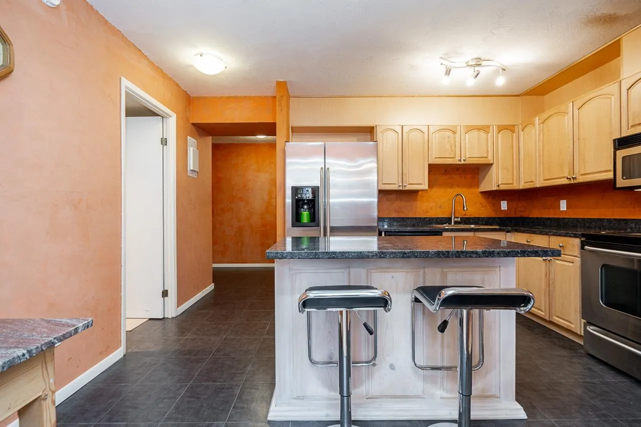406 3755 Bartlett Court
