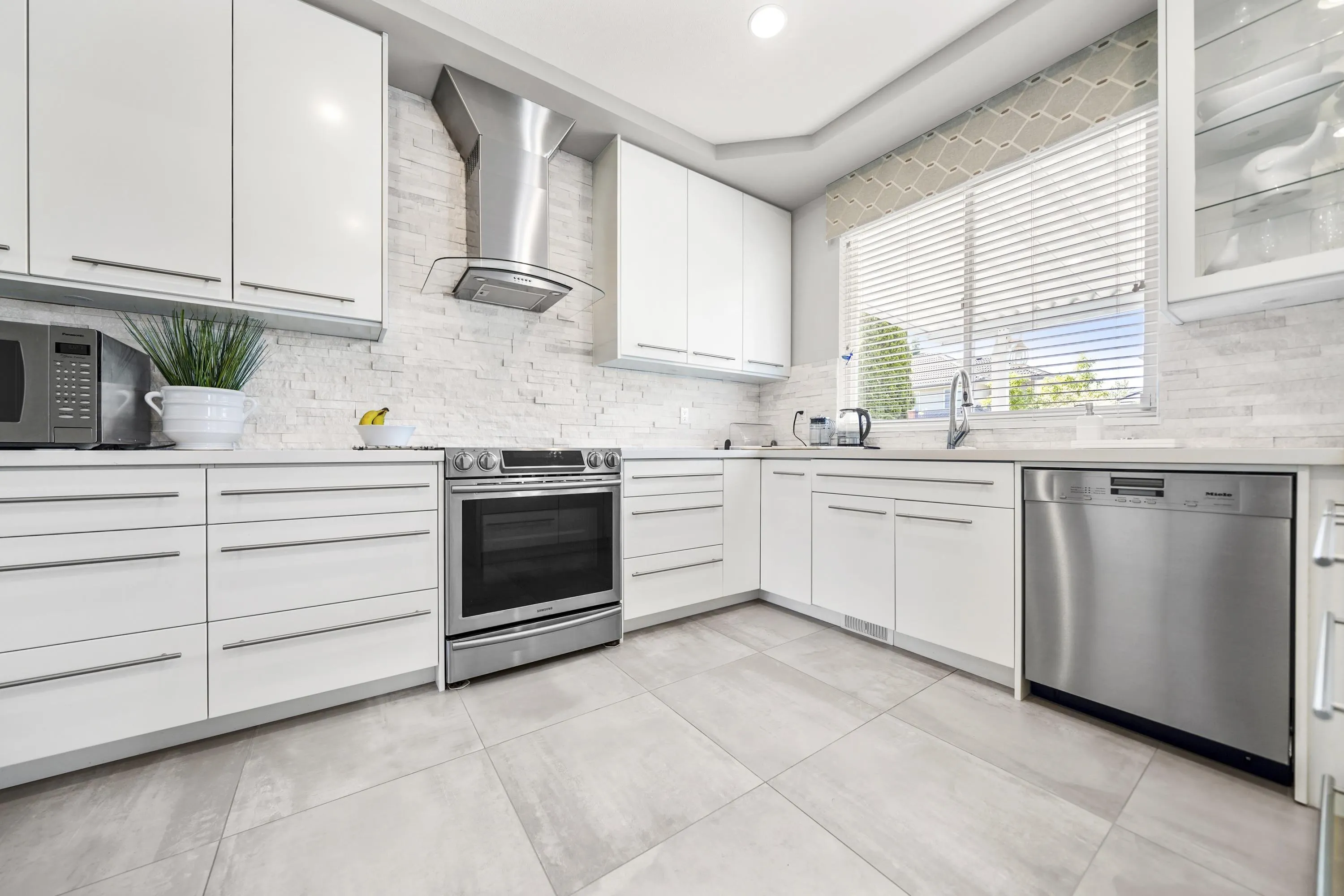 1220 Yangtze Place