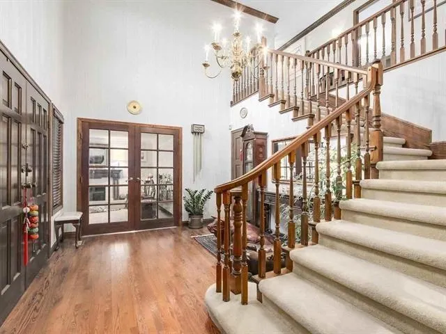 7831 Penny Lane