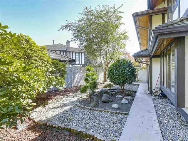 7831 Penny Lane