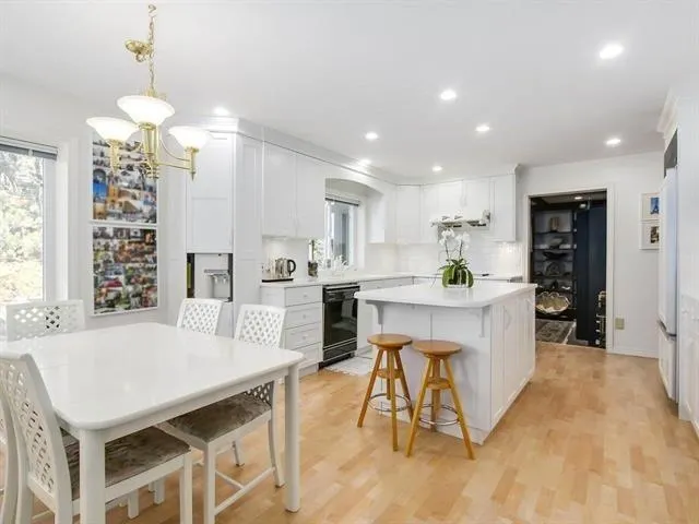 7831 Penny Lane