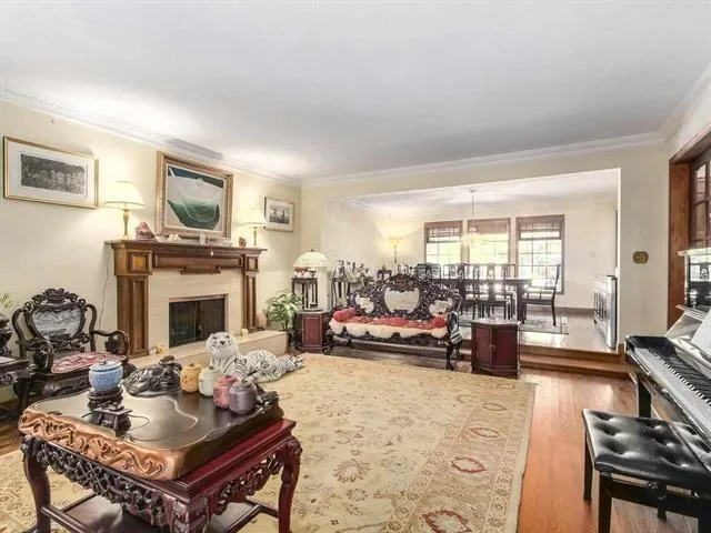 7831 Penny Lane
