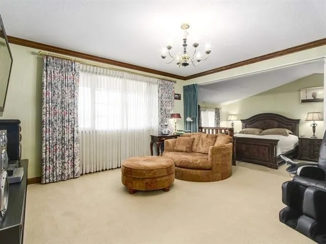 7831 Penny Lane