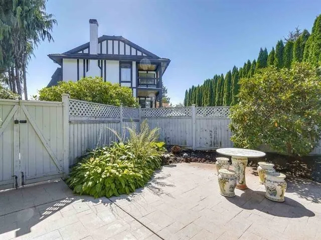 7831 Penny Lane