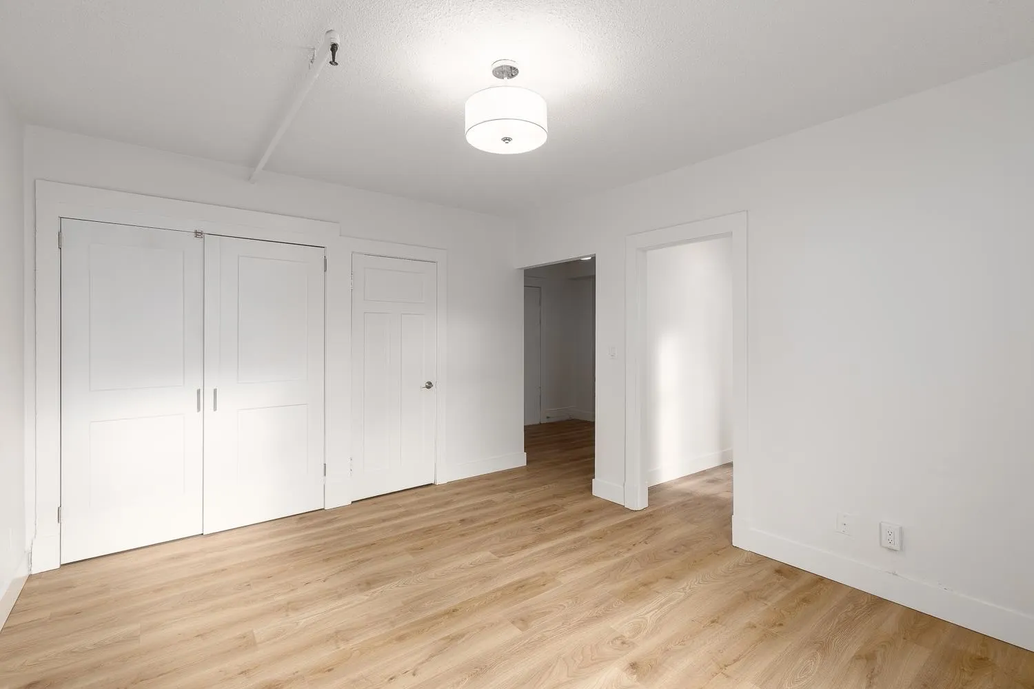 406 175 E Broadway