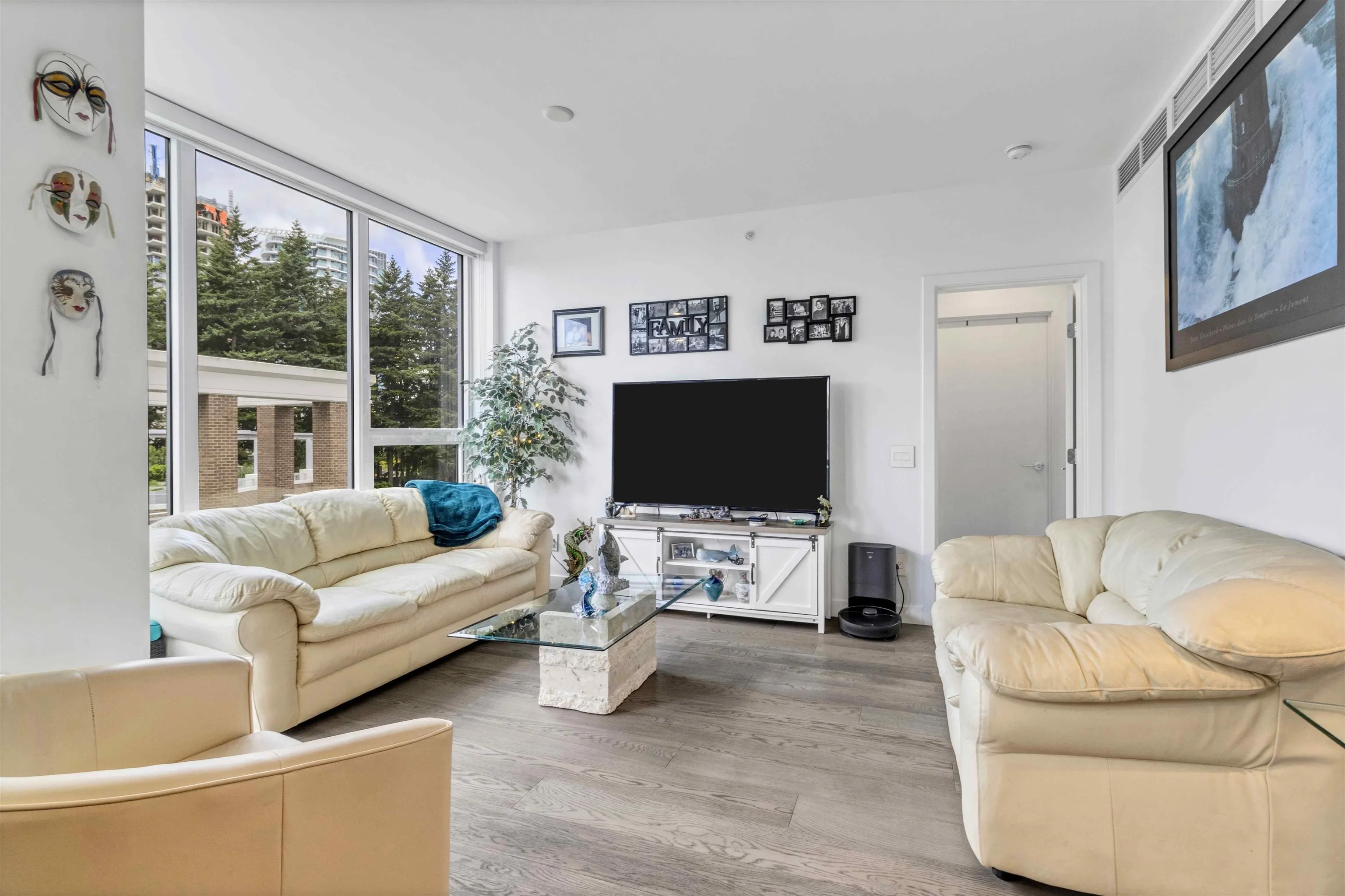 #401 1441 Johnston Rd.