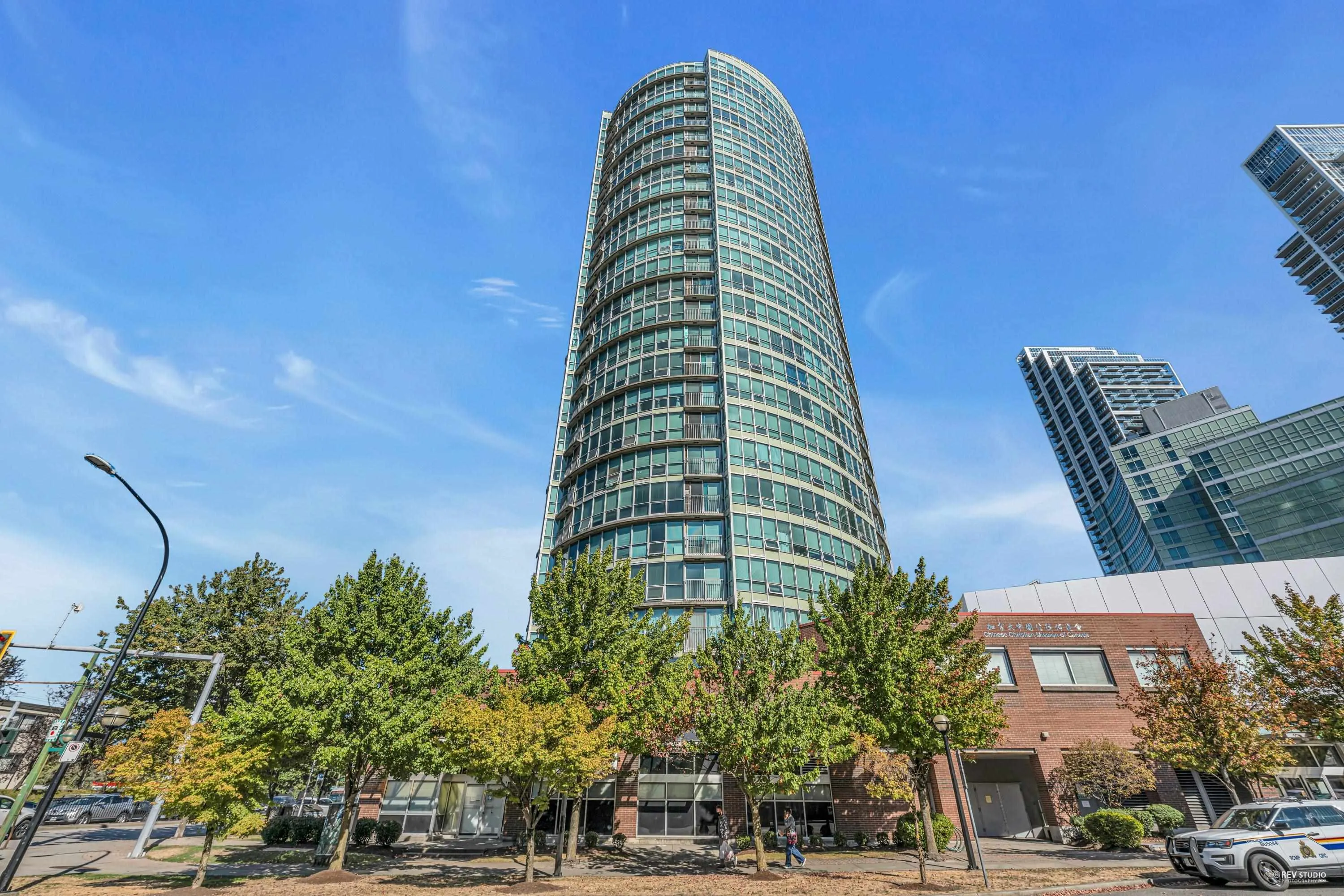 1801 6088 Willingdon Avenue
