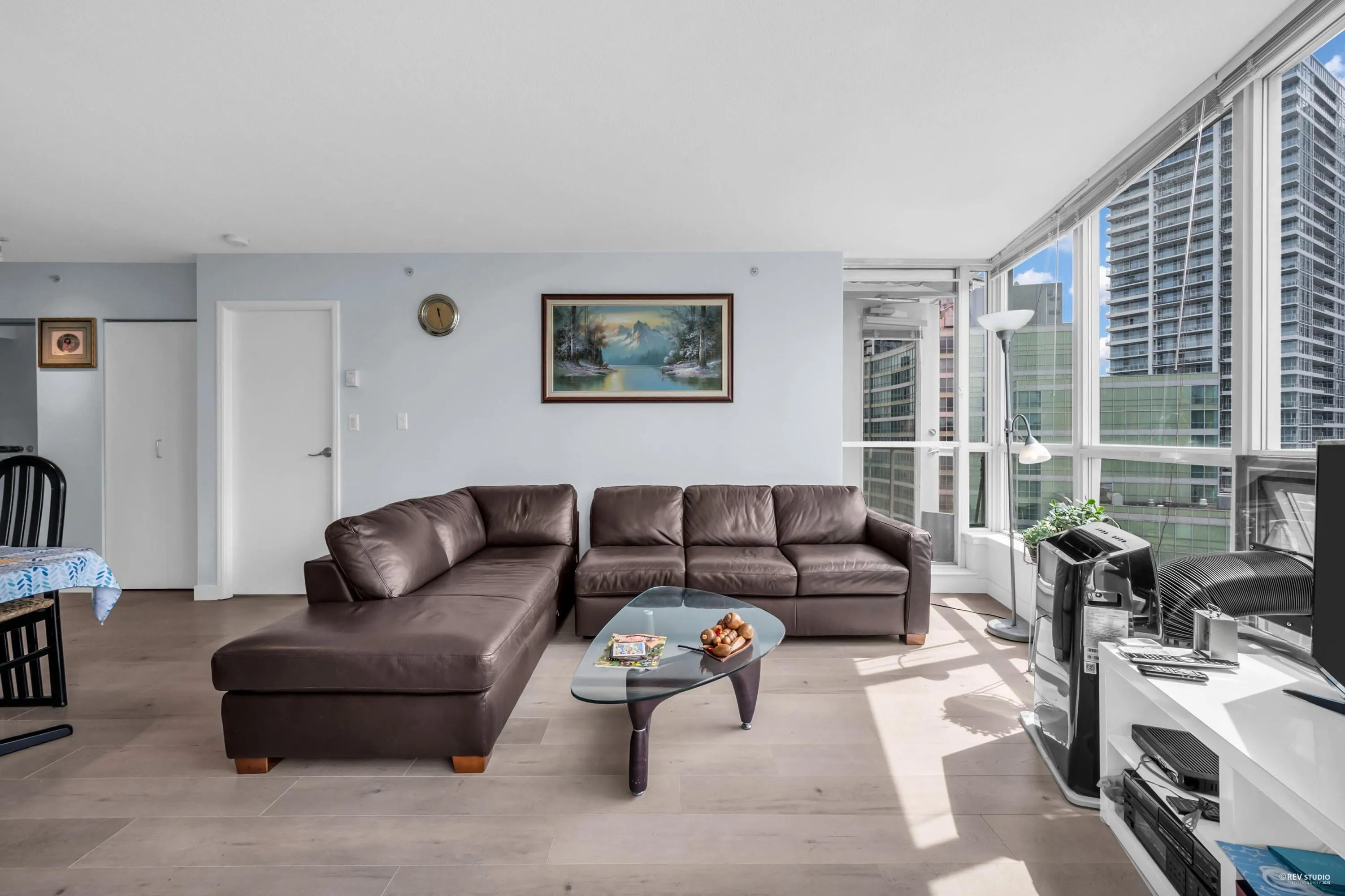 1801 6088 Willingdon Avenue