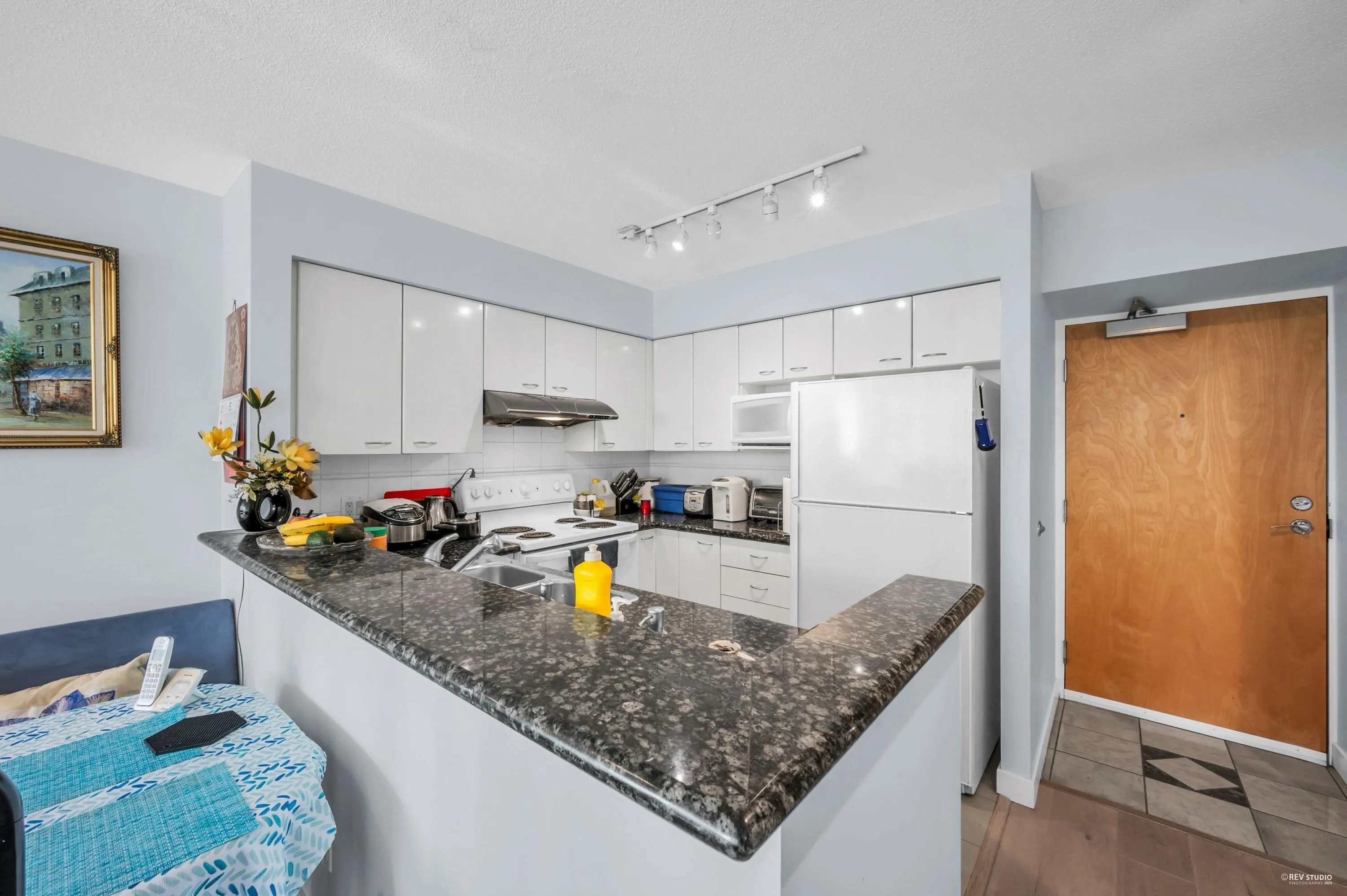 1801 6088 Willingdon Avenue