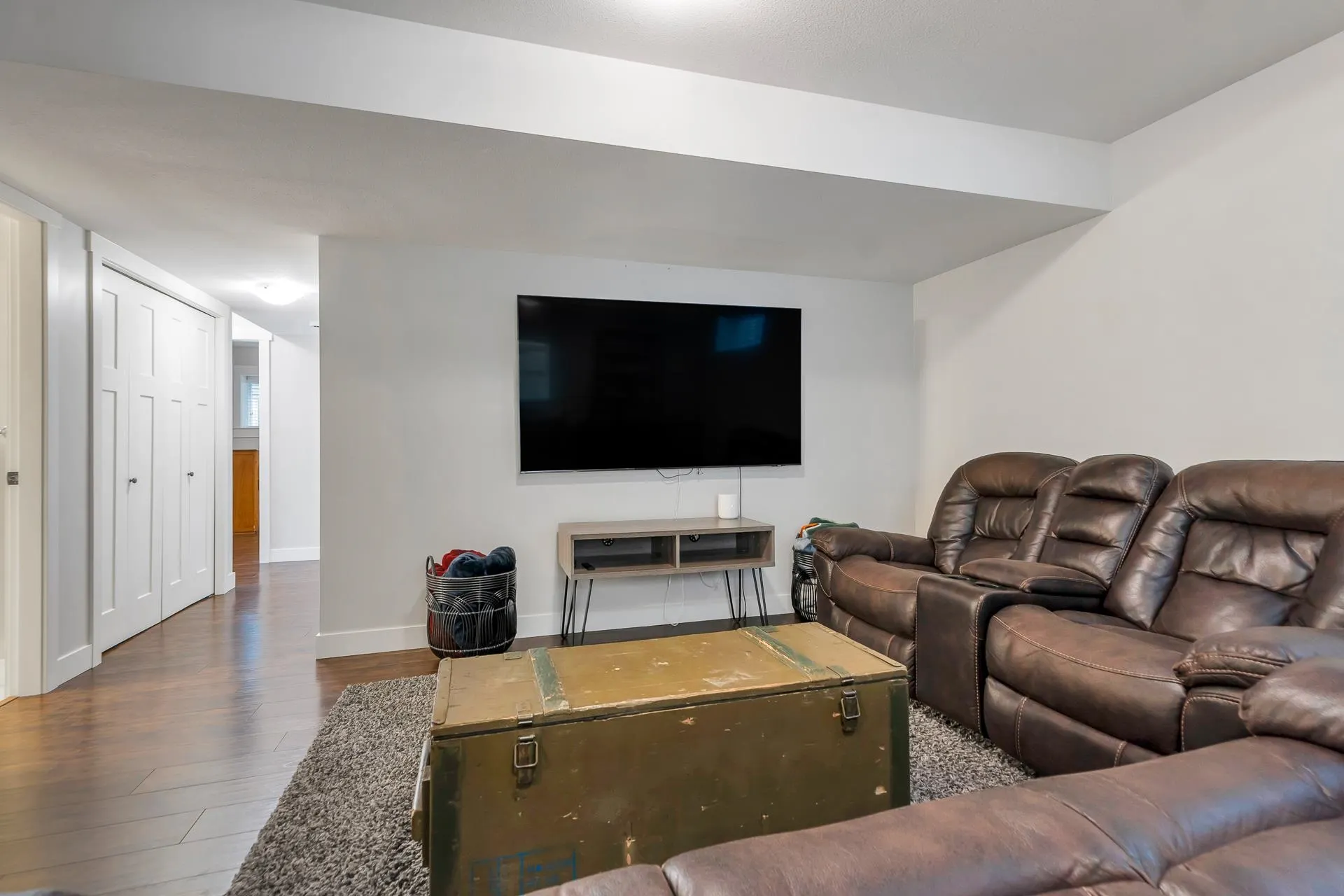 6184 Rexford Drive