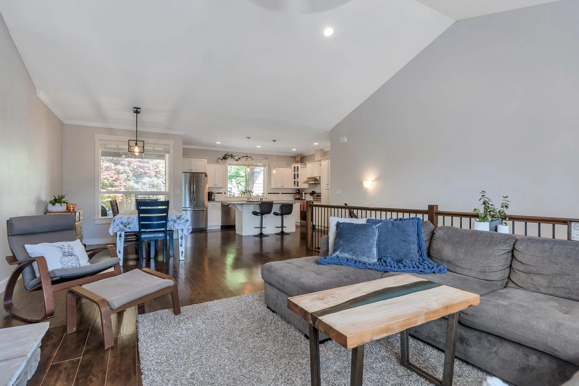 6184 Rexford Drive