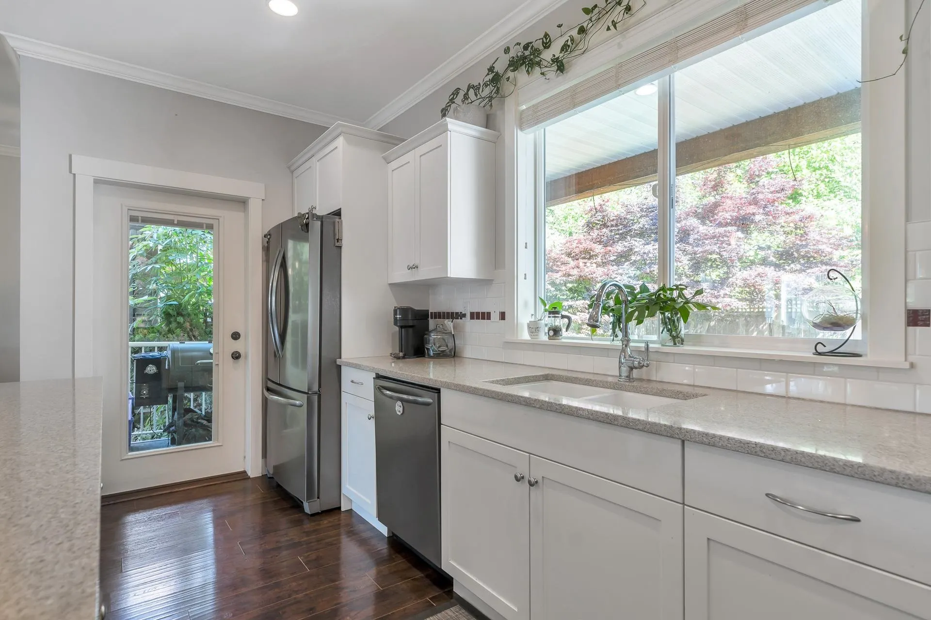 6184 Rexford Drive