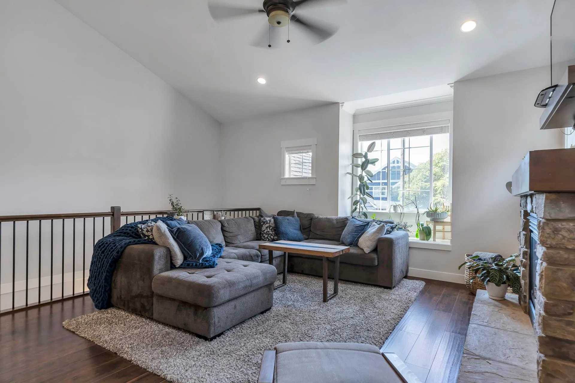 6184 Rexford Drive