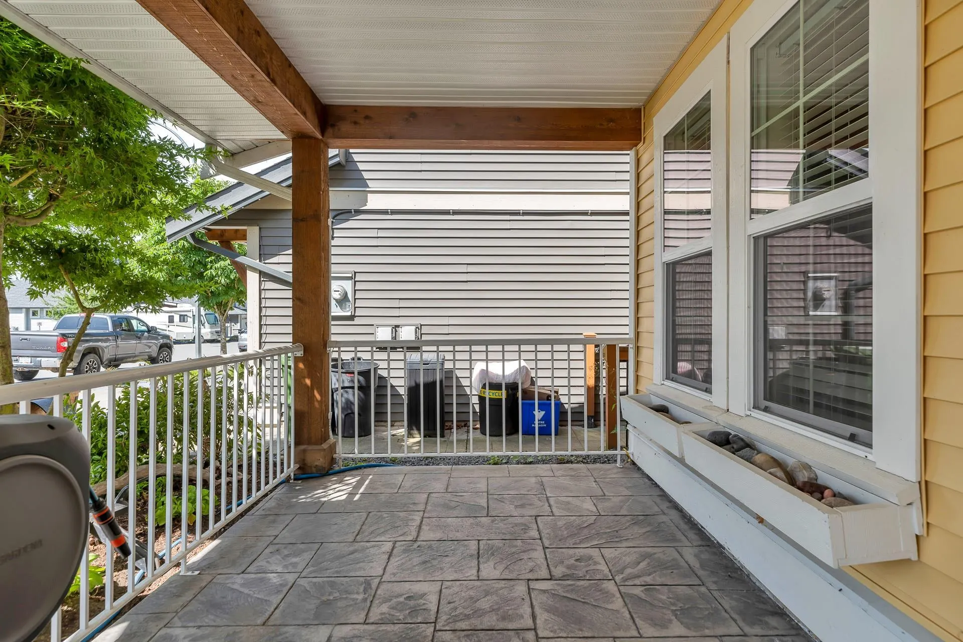 6184 Rexford Drive