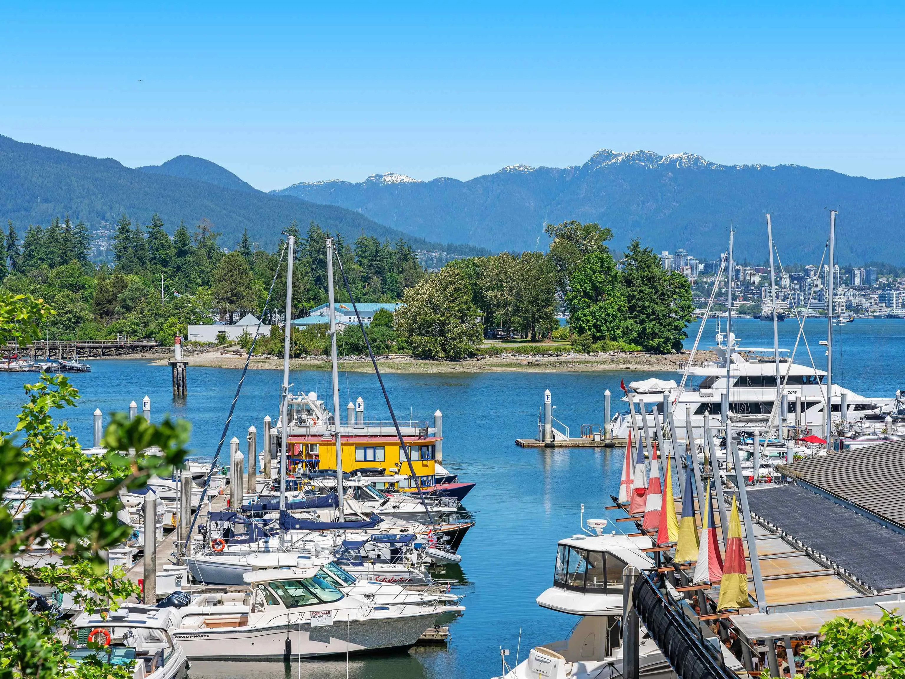 L302 1550 Coal Harbour Quay