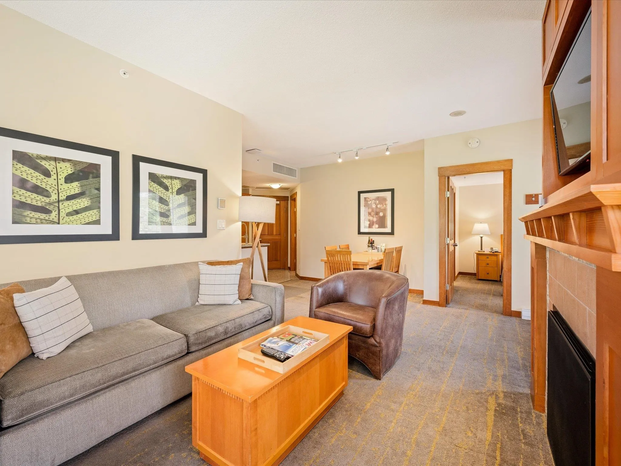 216 4320 Sundial Crescent