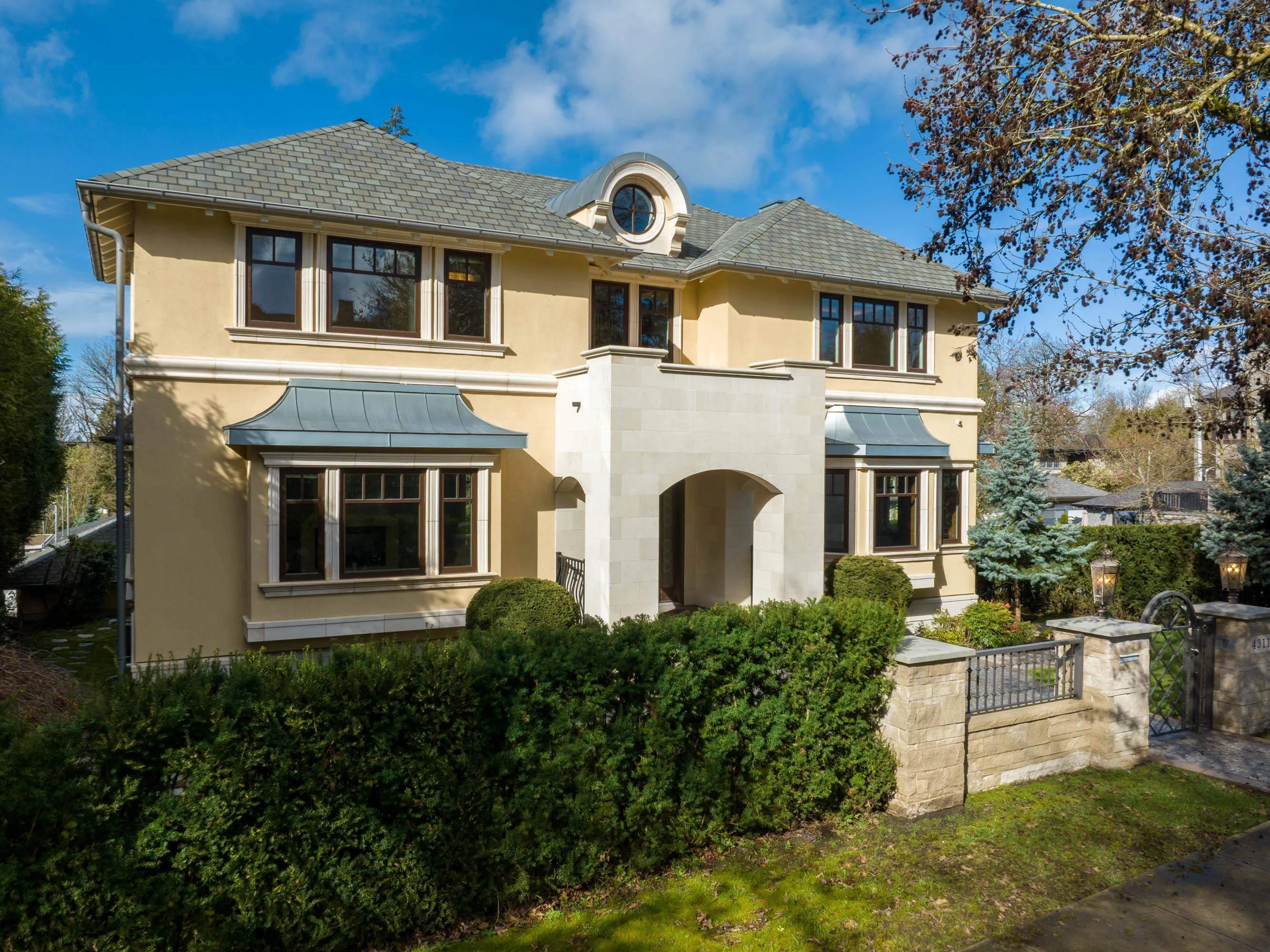 4311 Pine Crescent