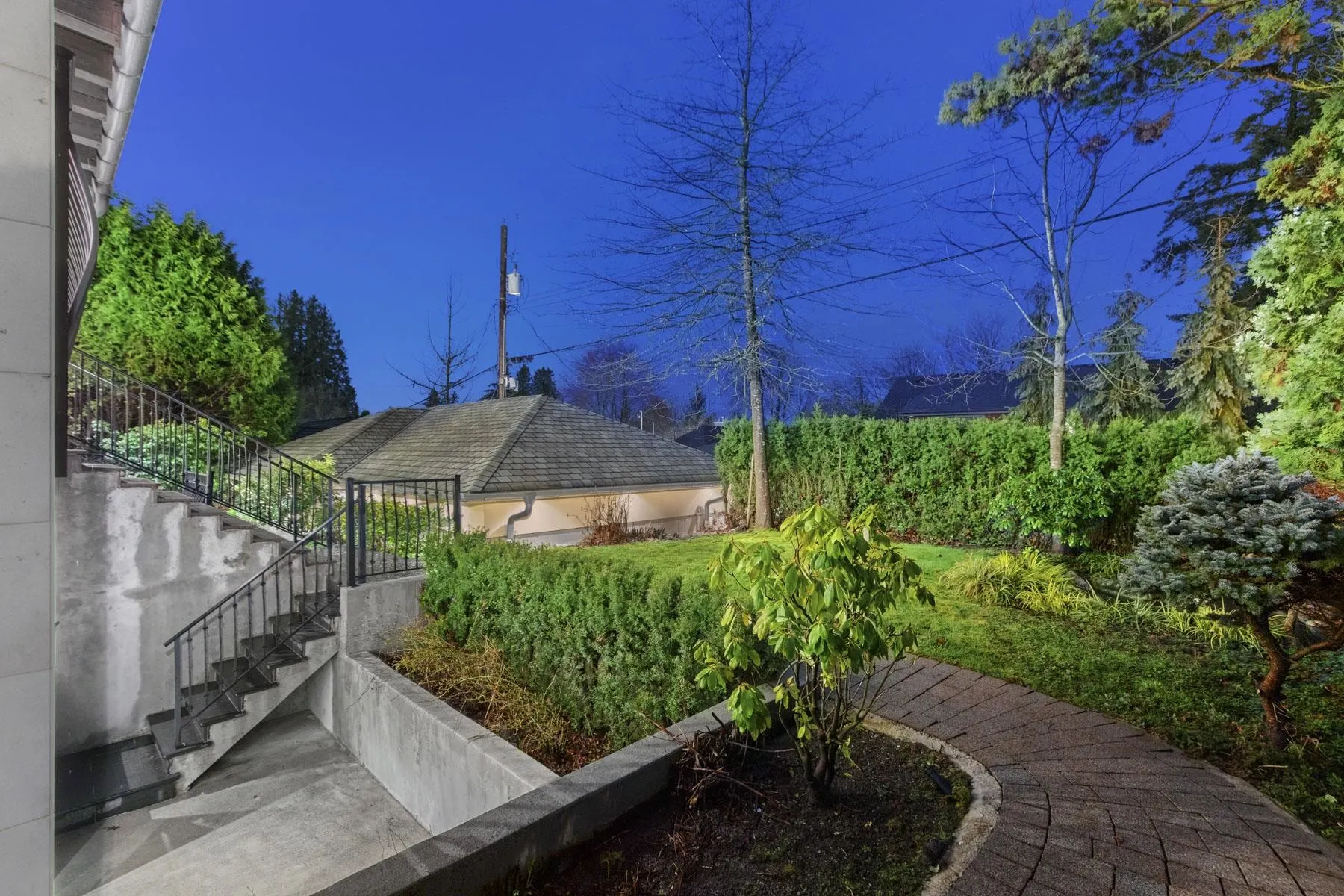4311 Pine Crescent
