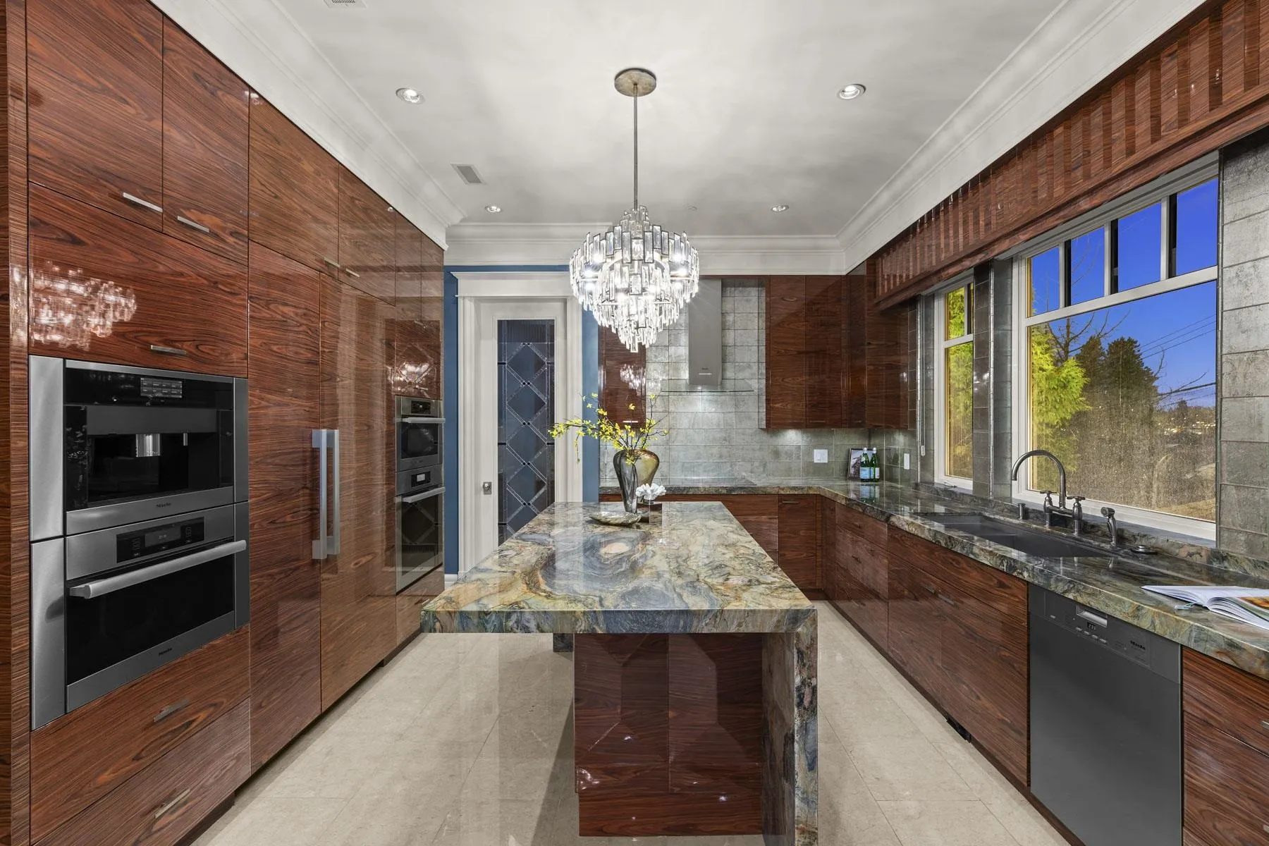 4311 Pine Crescent