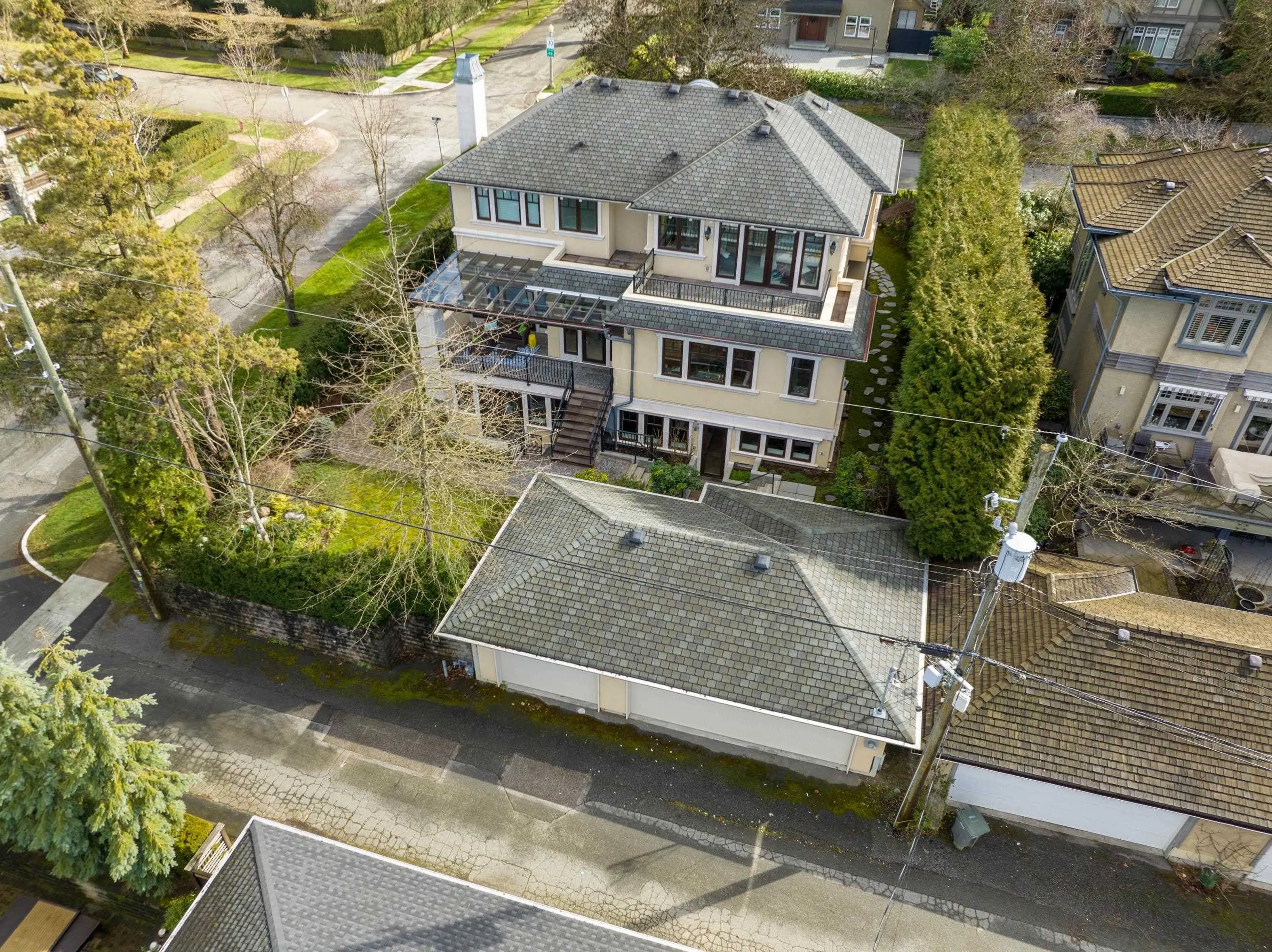 4311 Pine Crescent
