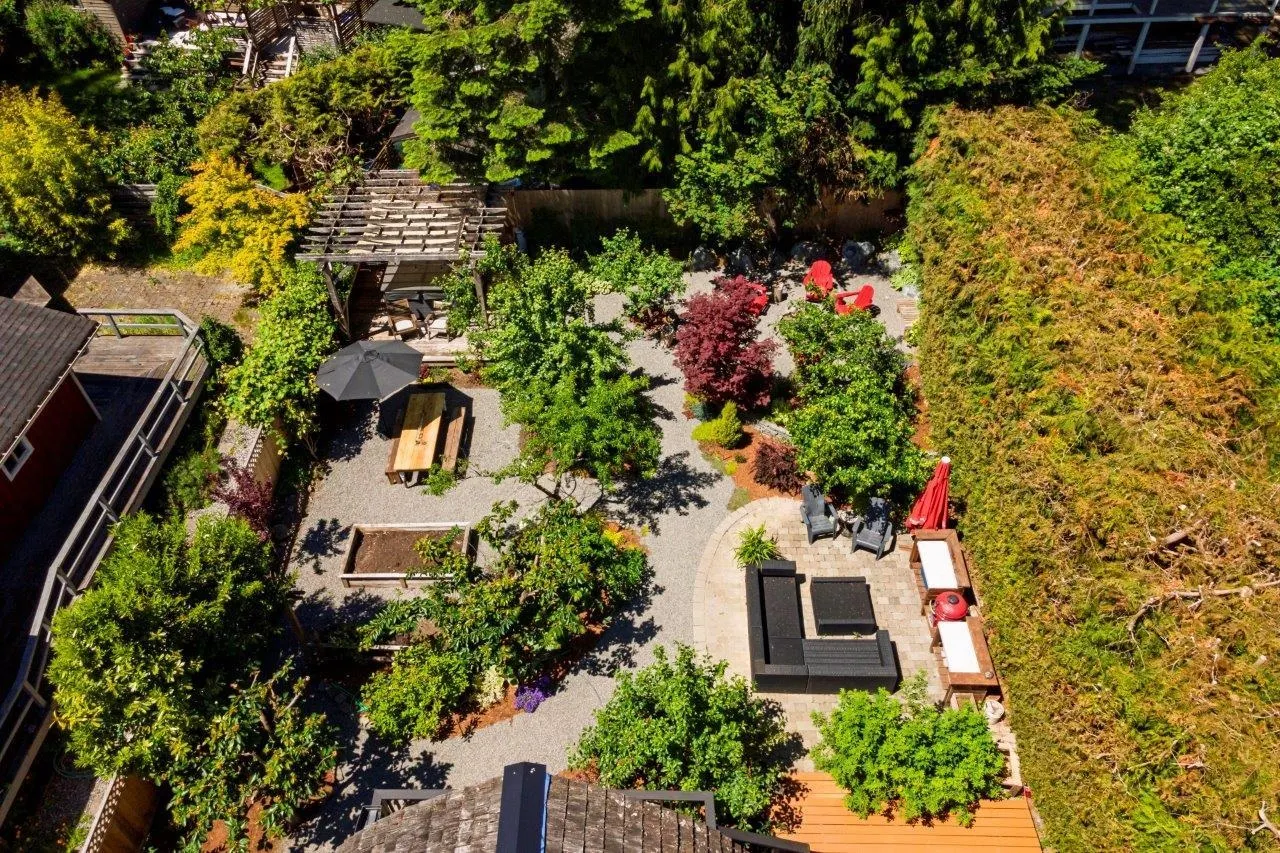 1108 Lenora Road