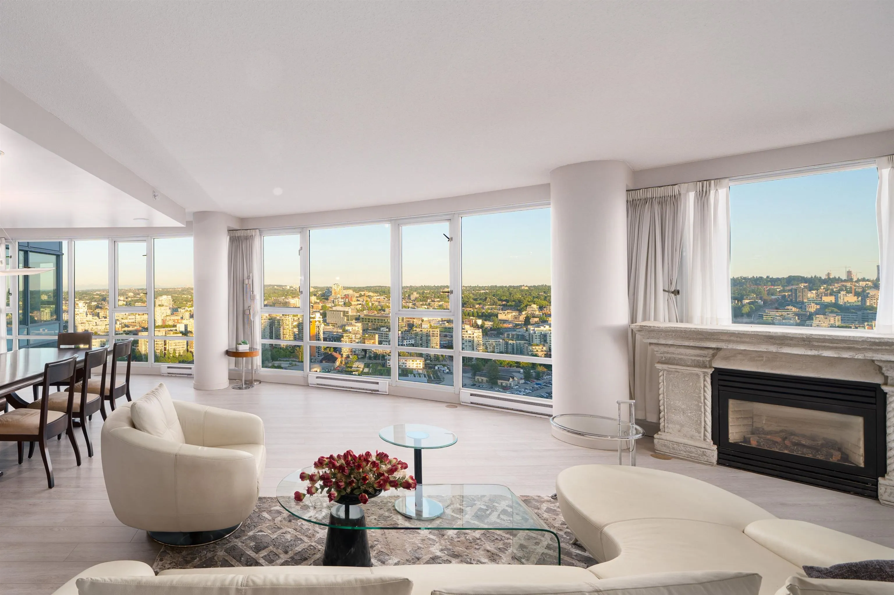 3903 1033 Marinaside Crescent