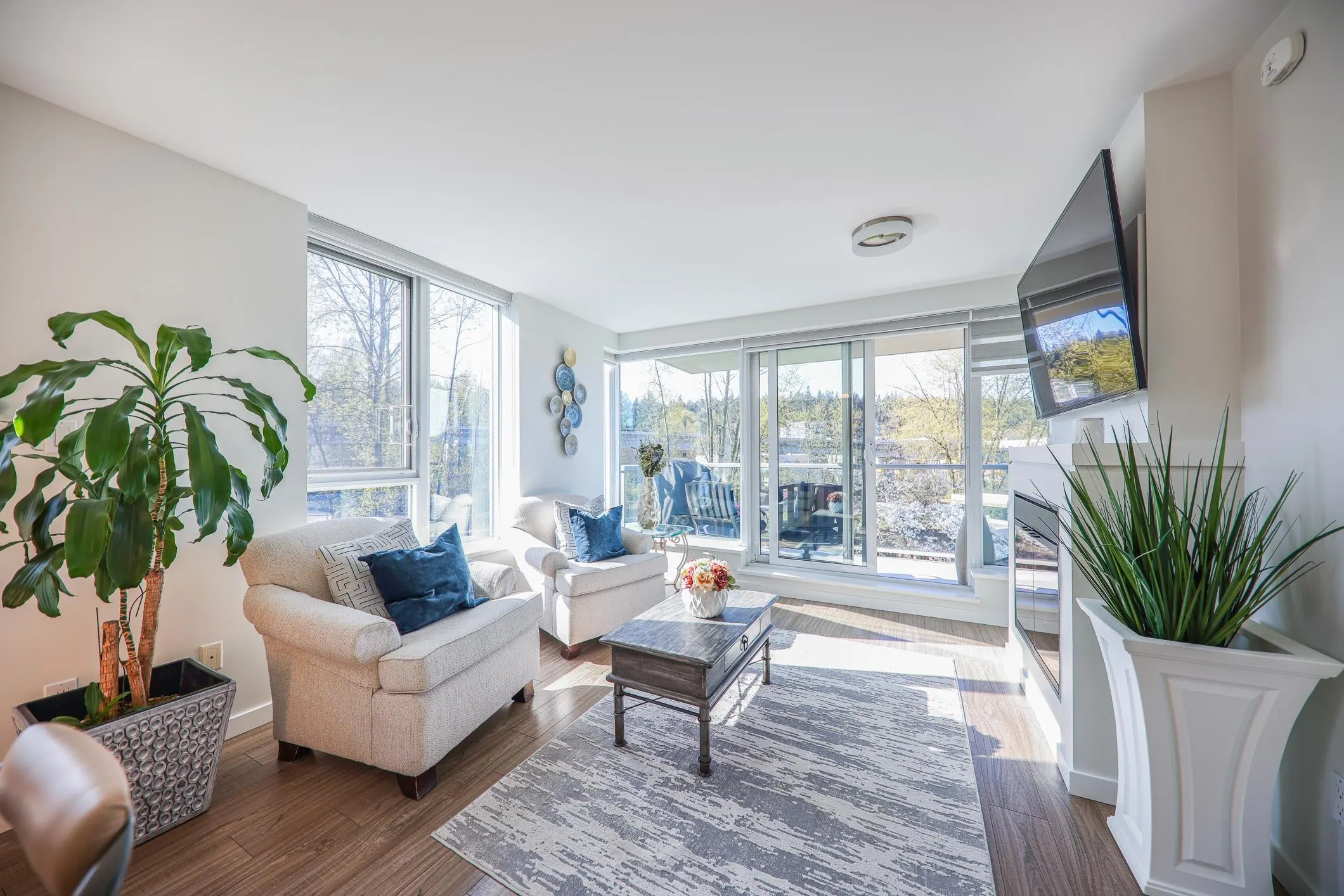 601 651 Nootka Way