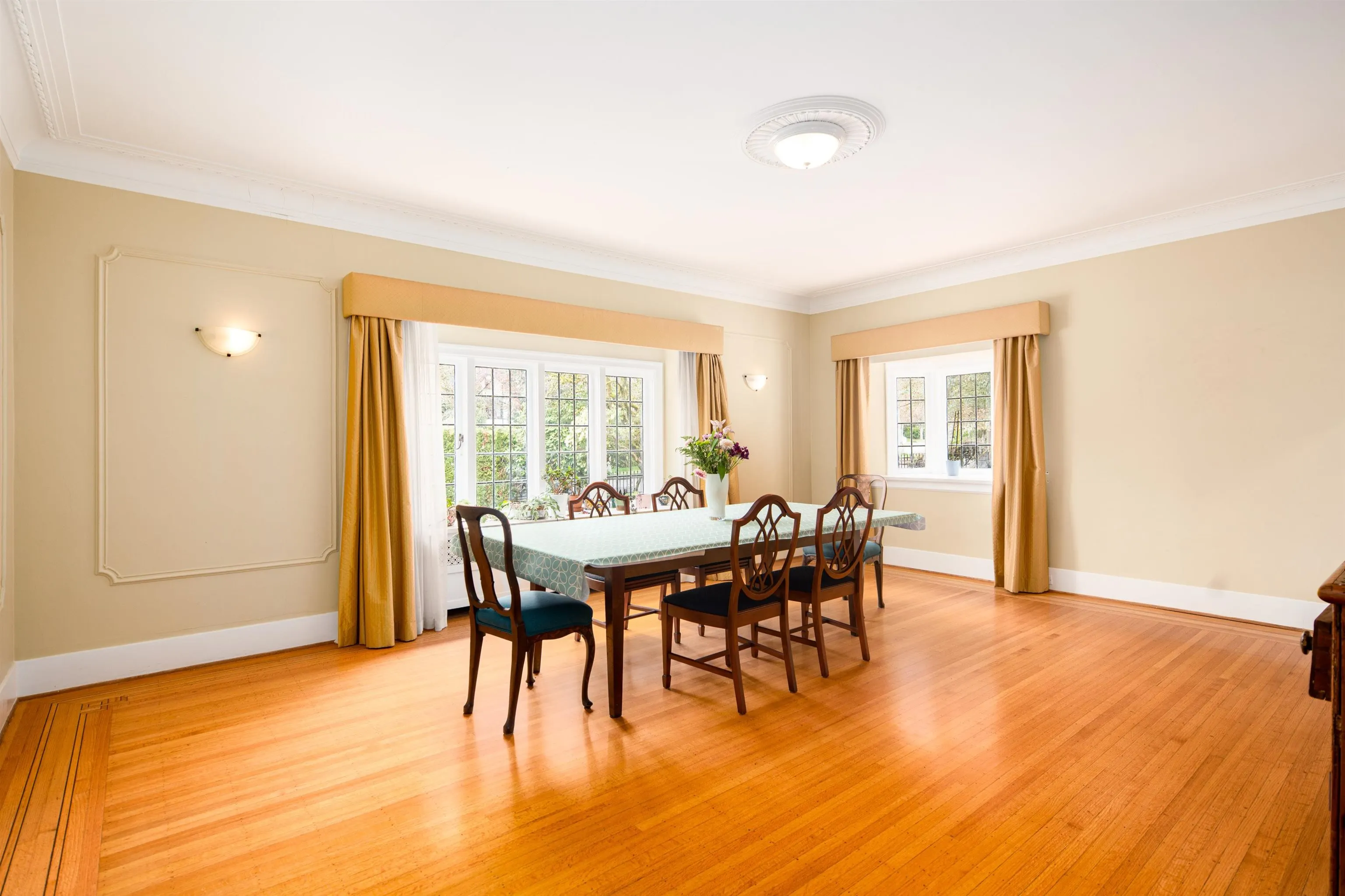1678 Somerset Crescent