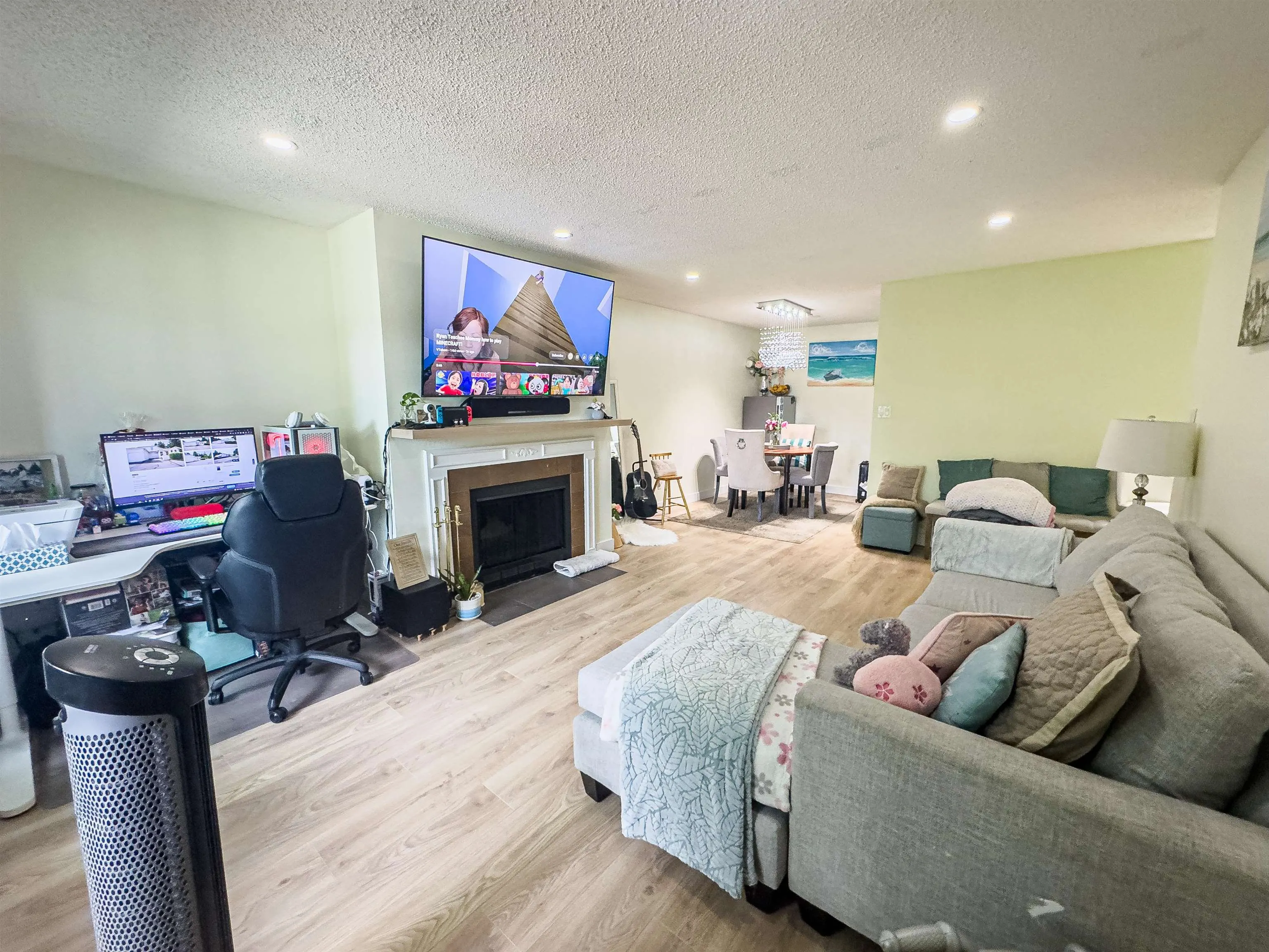 204 8591 Westminster Highway