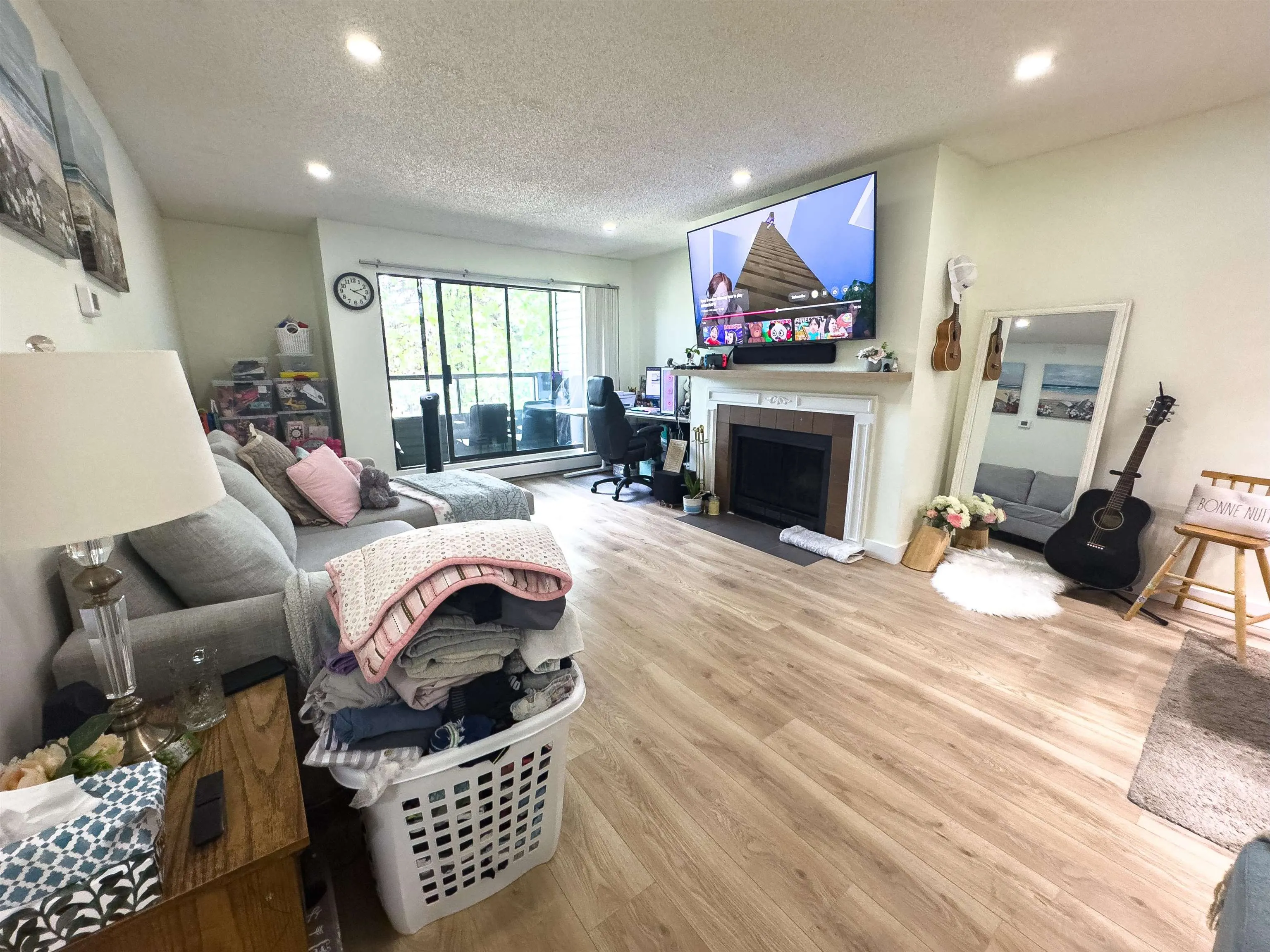 204 8591 Westminster Highway
