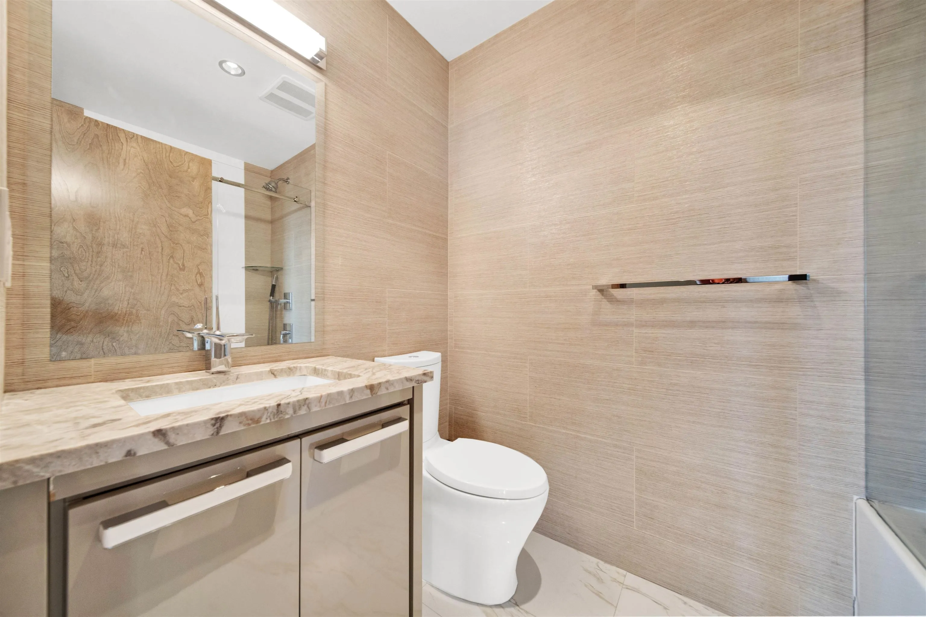 PH2 2689 Kingsway