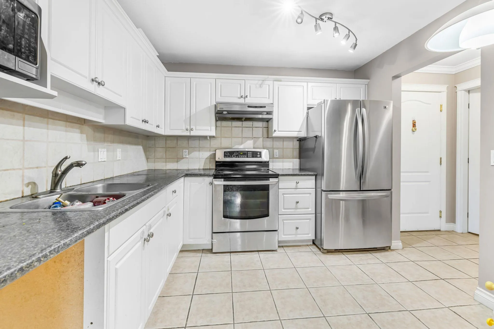 415 32085 George Ferguson Way