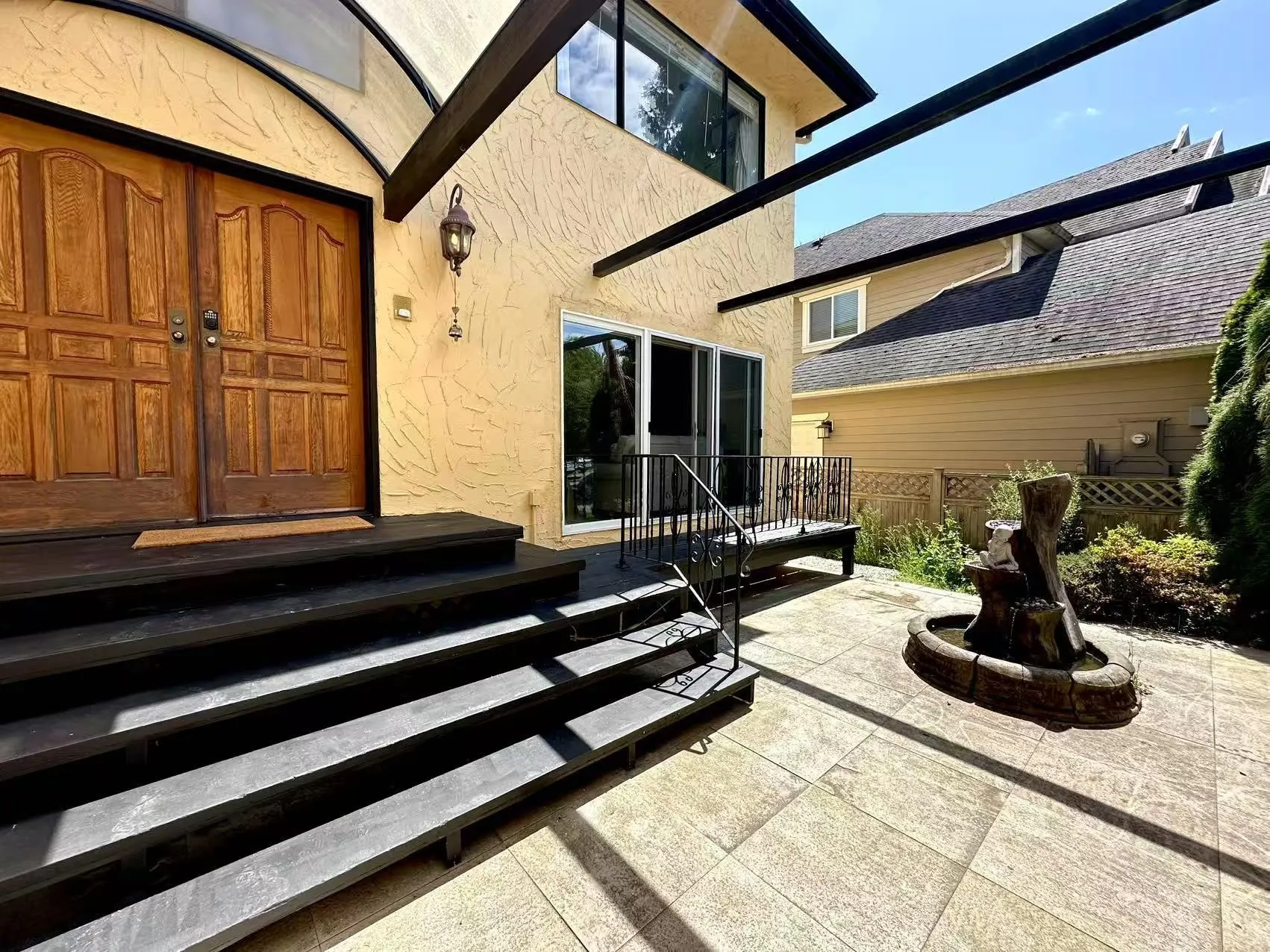 10740 Rosecroft Crescent