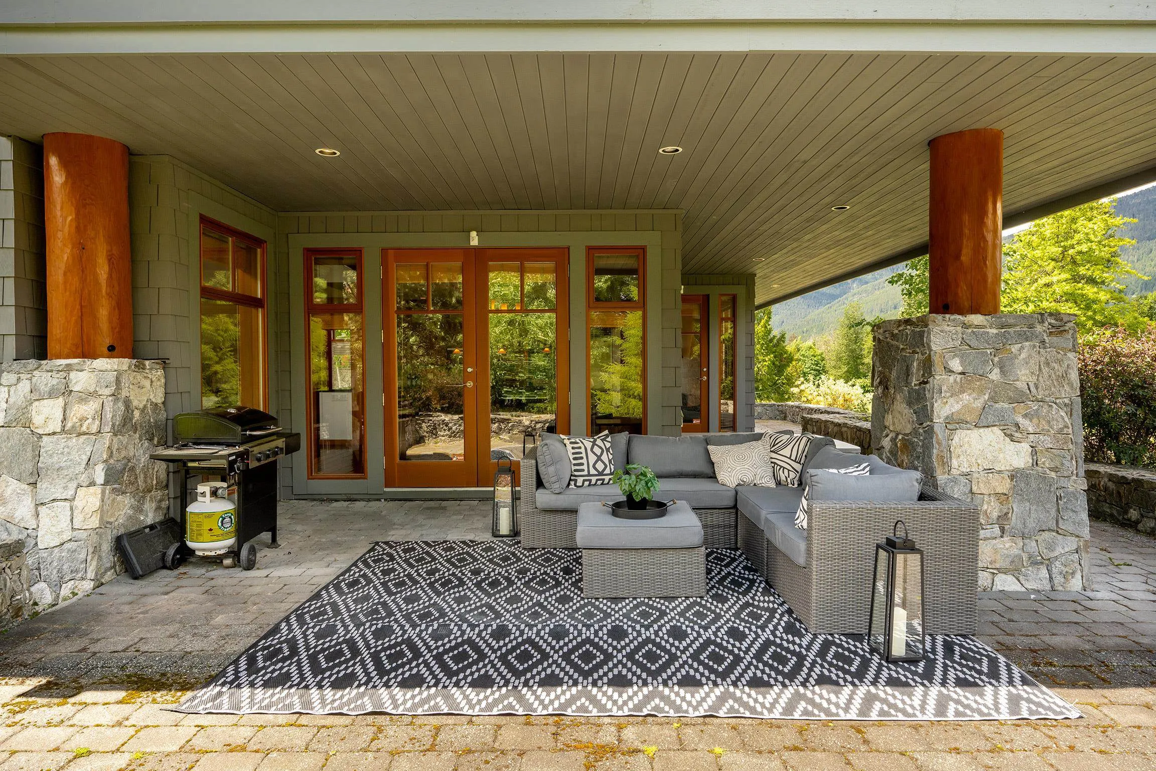 8398 Glen Abbey Lane
