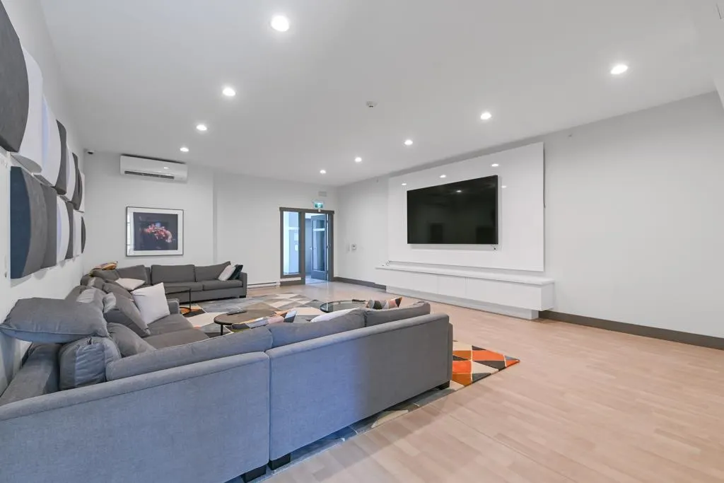 11 15151 Edmund Drive