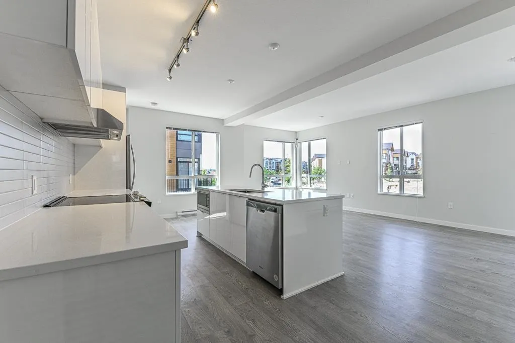 11 15151 Edmund Drive