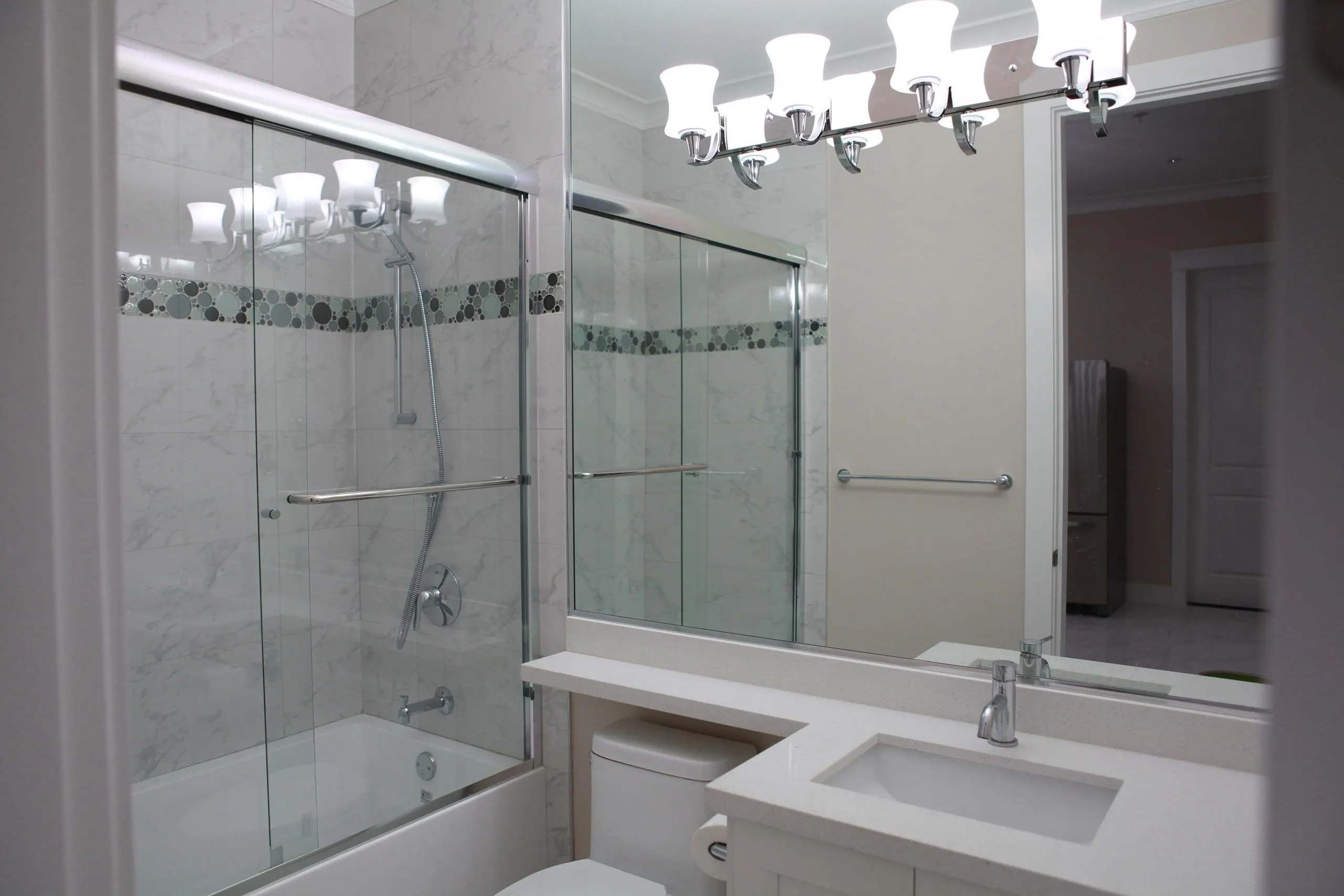 455 W 38th Avenue