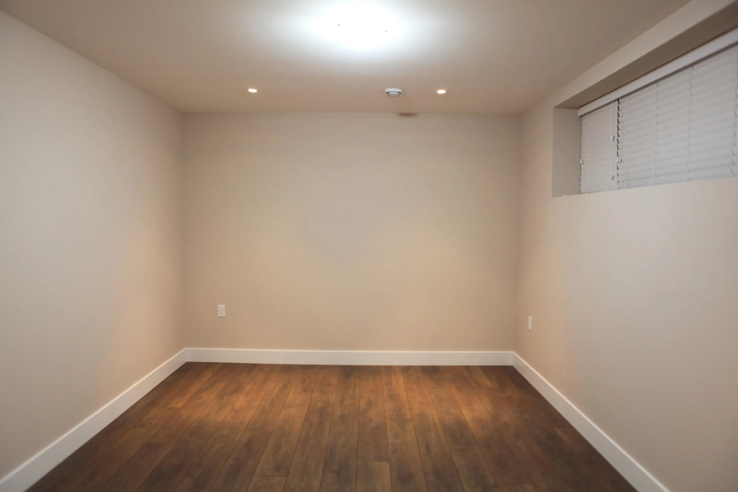 455 W 38th Avenue