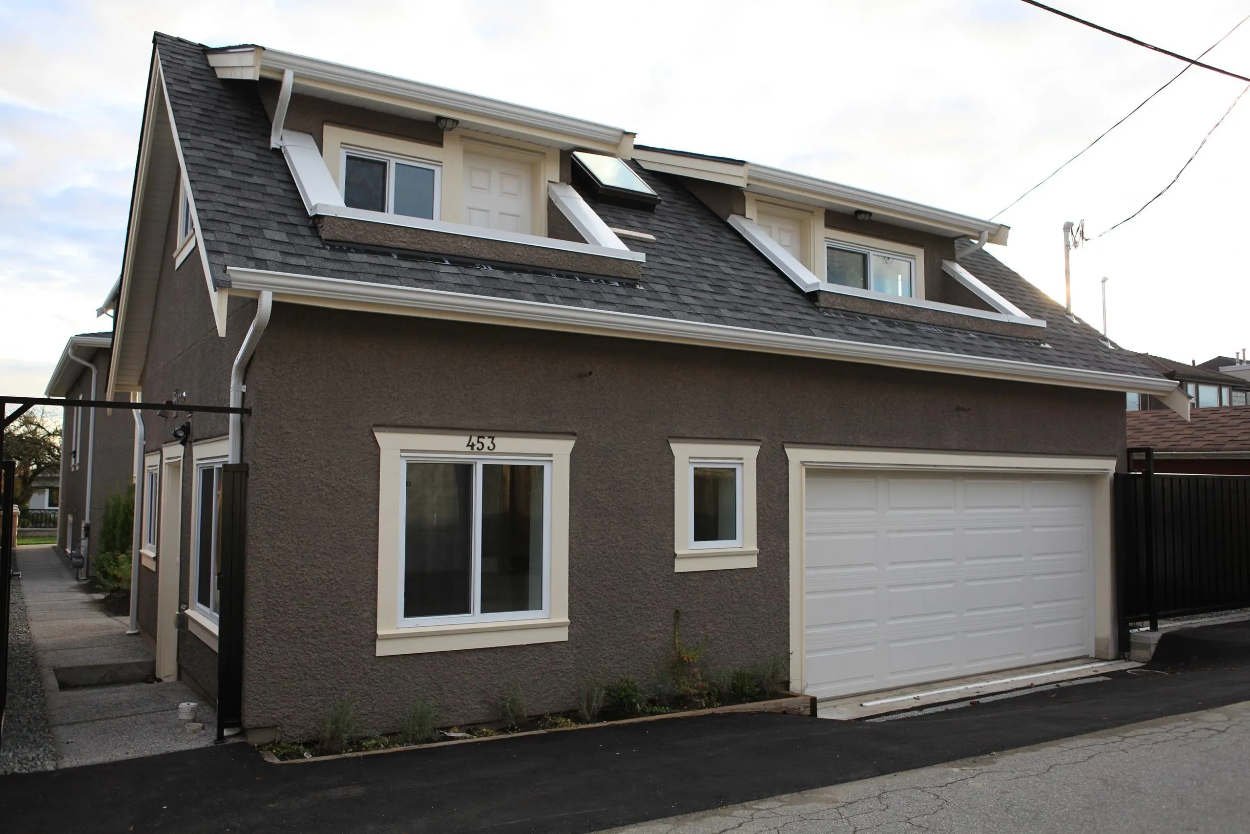 455 W 38th Avenue