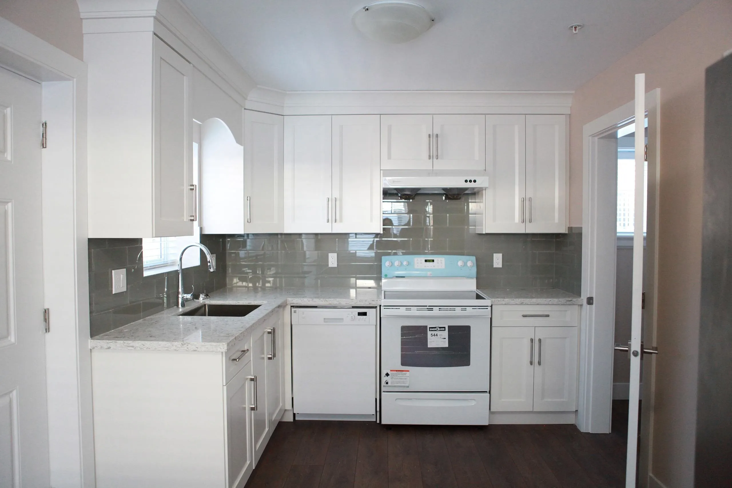 455 W 38th Avenue