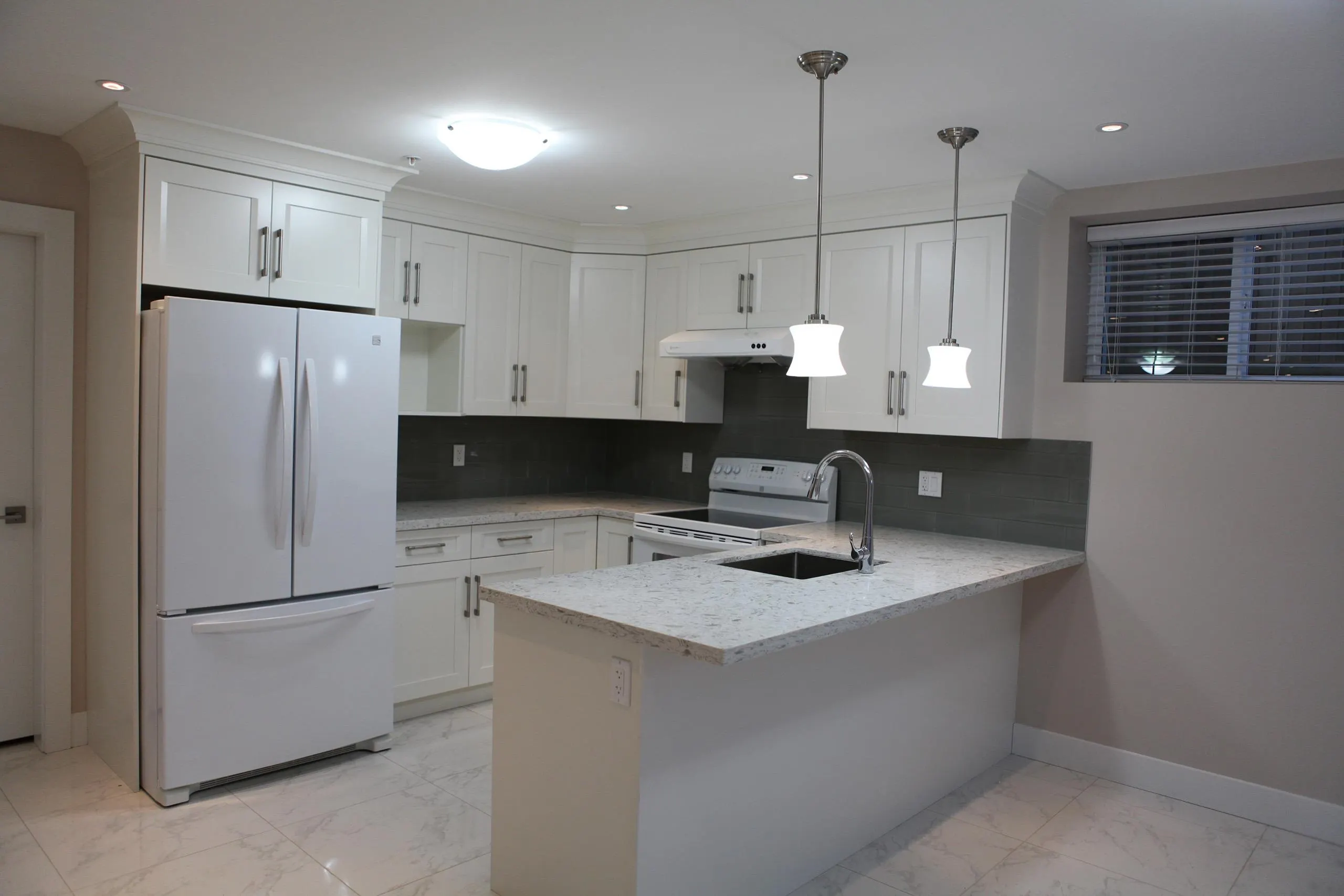 455 W 38th Avenue
