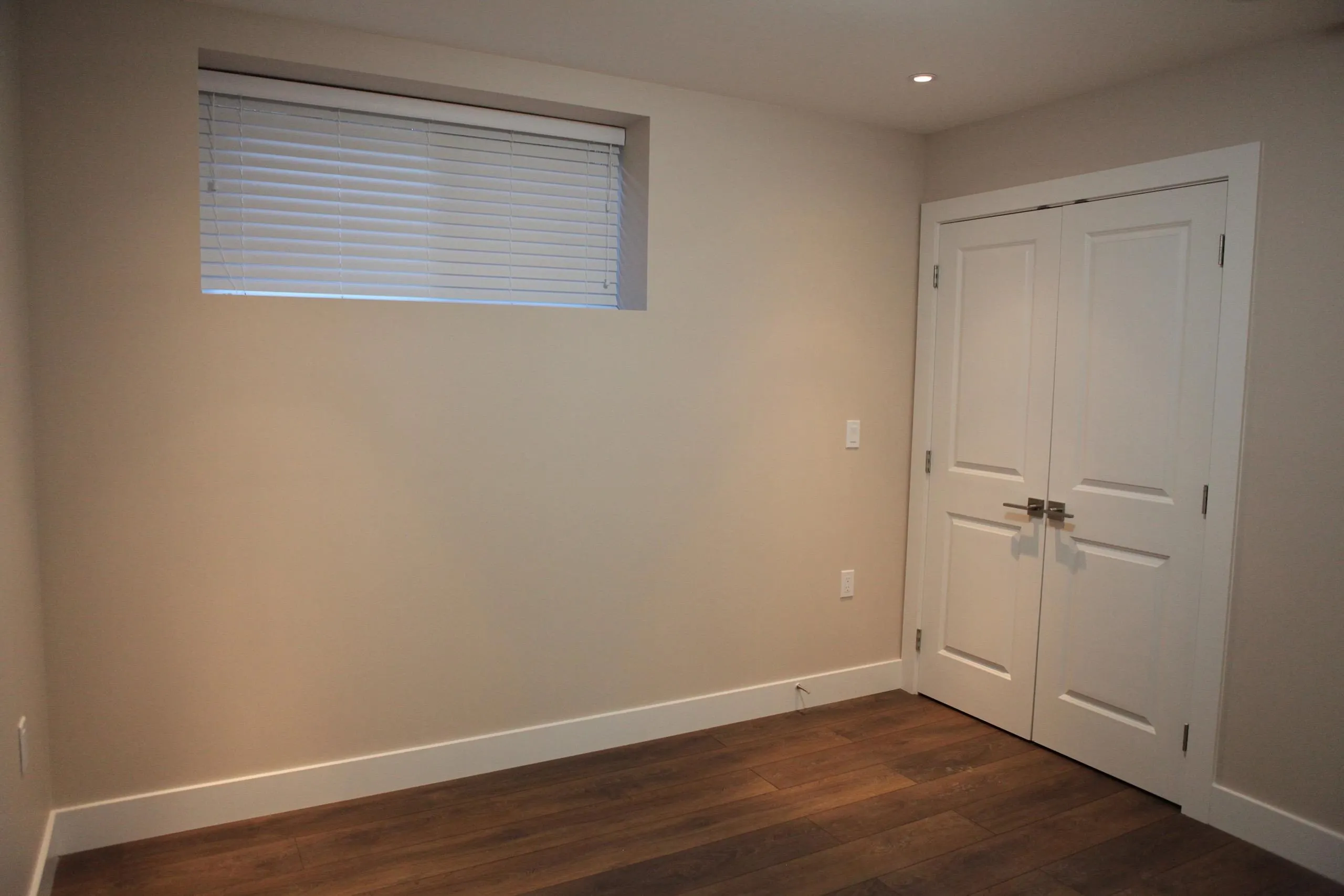 455 W 38th Avenue