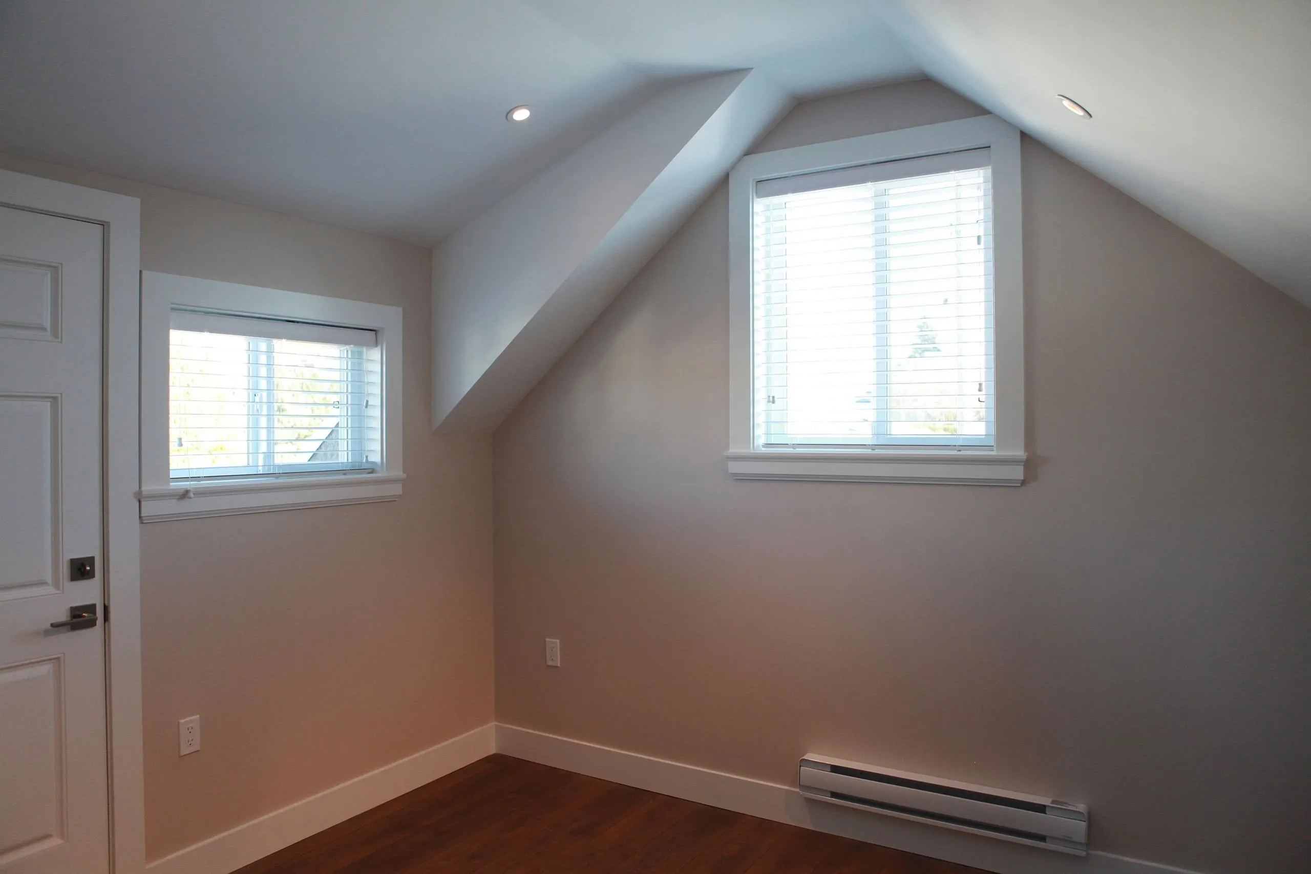 455 W 38th Avenue