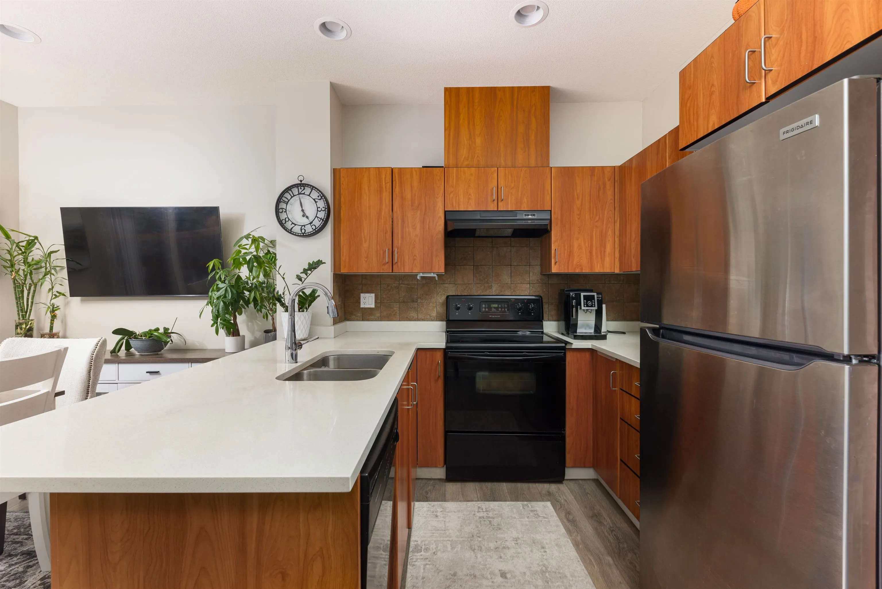 102 1055 Riverwood Gate