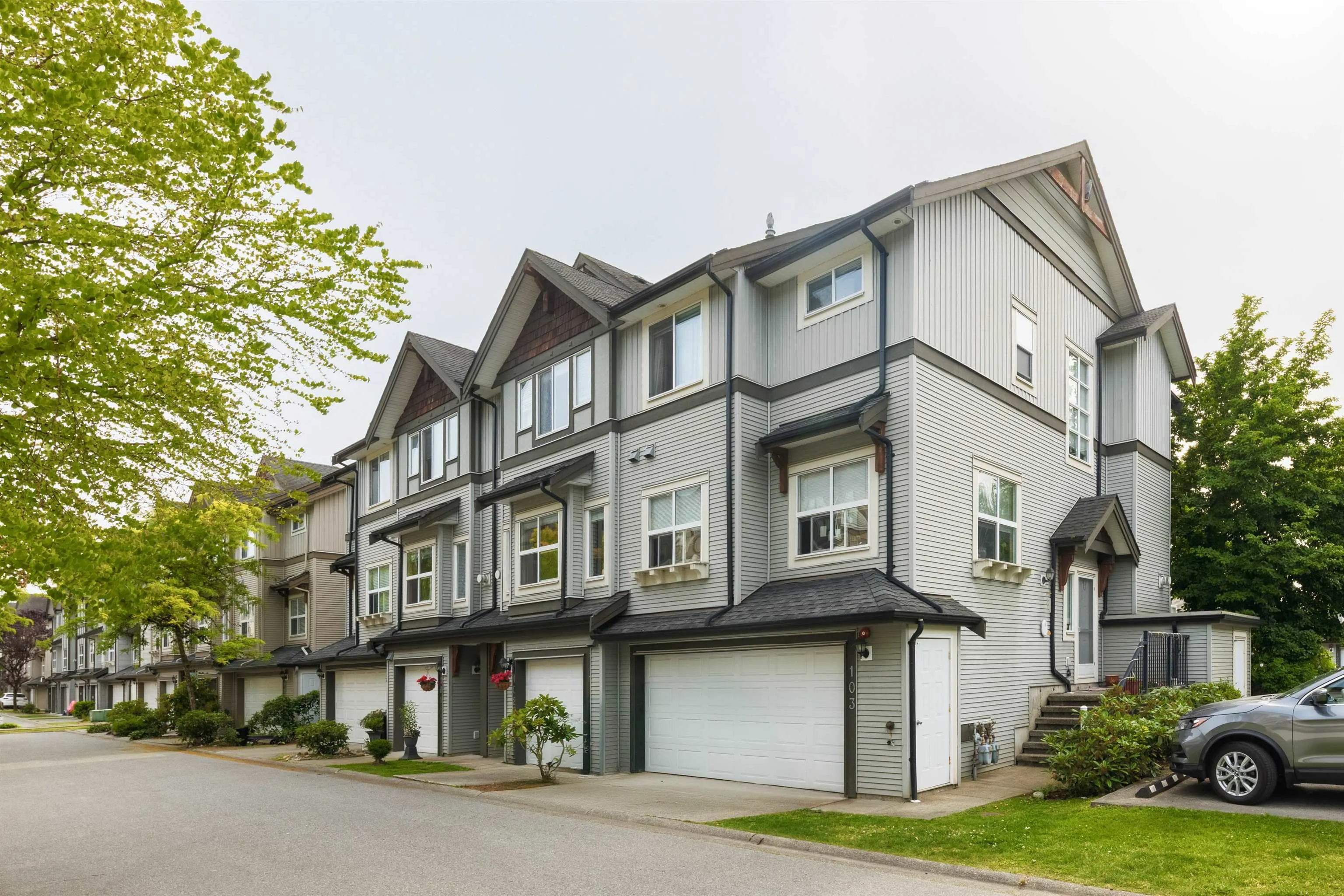 102 1055 Riverwood Gate