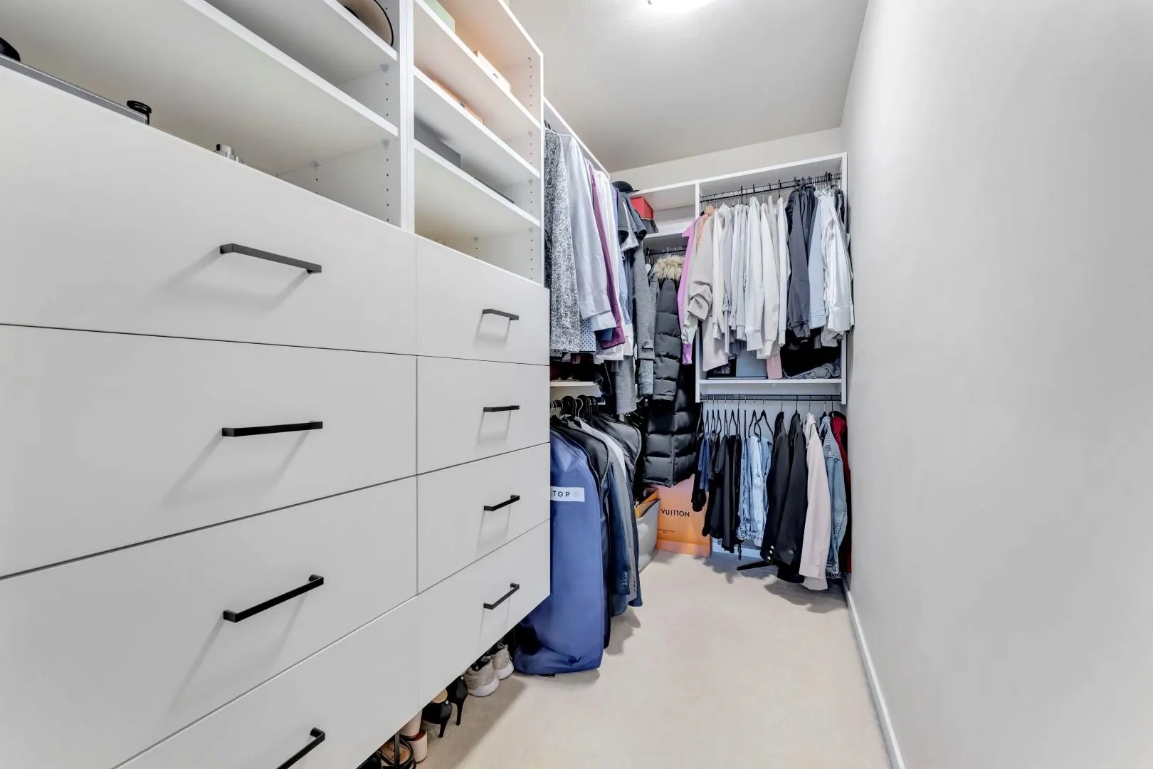 302 300 Klahanie Drive