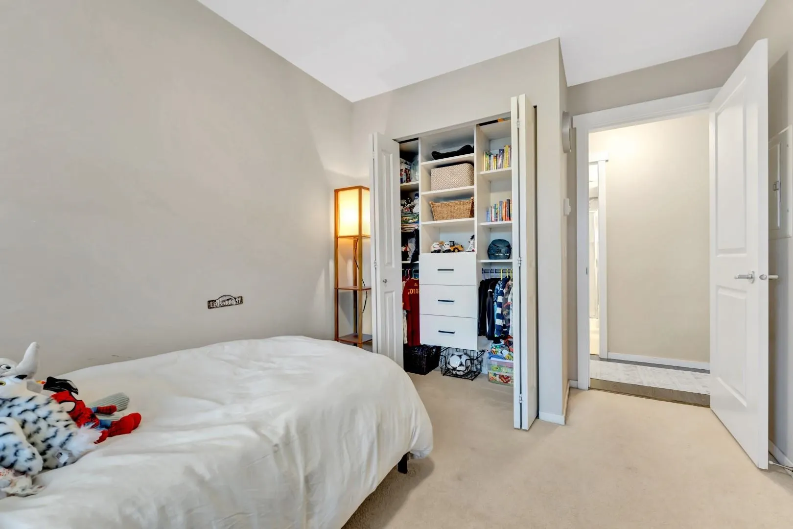 302 300 Klahanie Drive